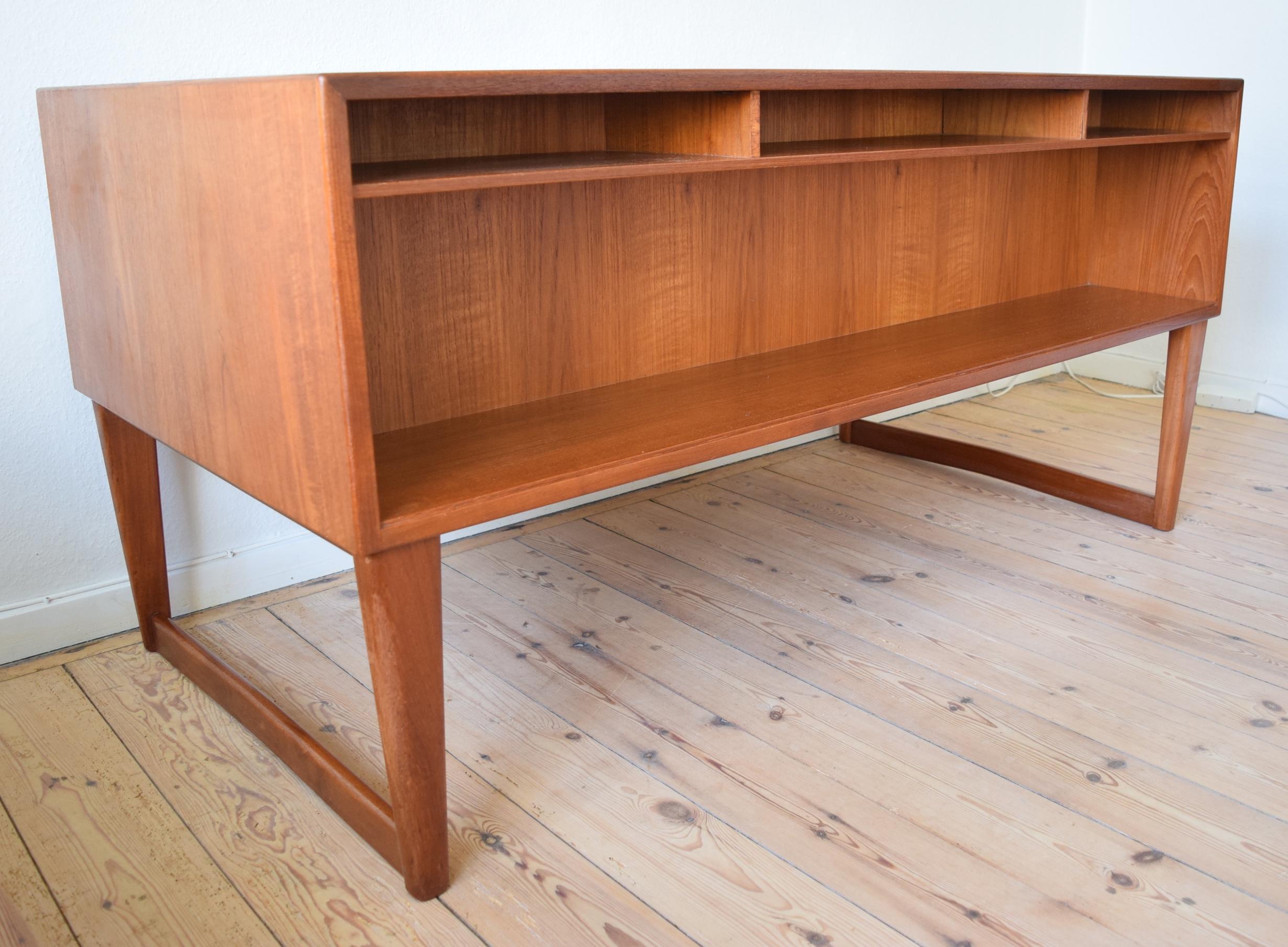 Arne Vodder Teak Executive Desk, 1960s, Denmark For Sale 8