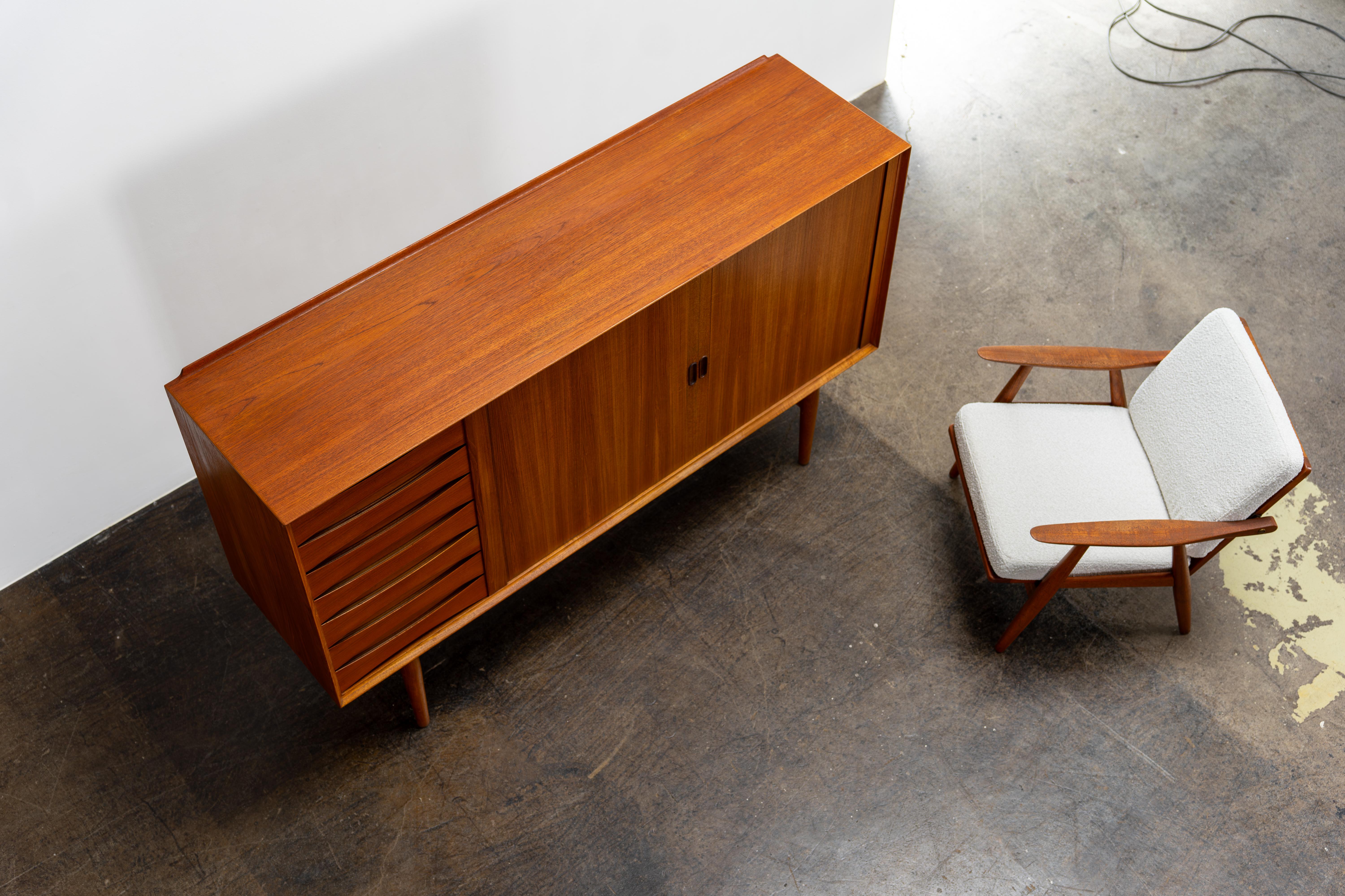 Teak Arne Vodder - Credenza in teak OS 63 Sibast, Danimarca, anni '50 in vendita