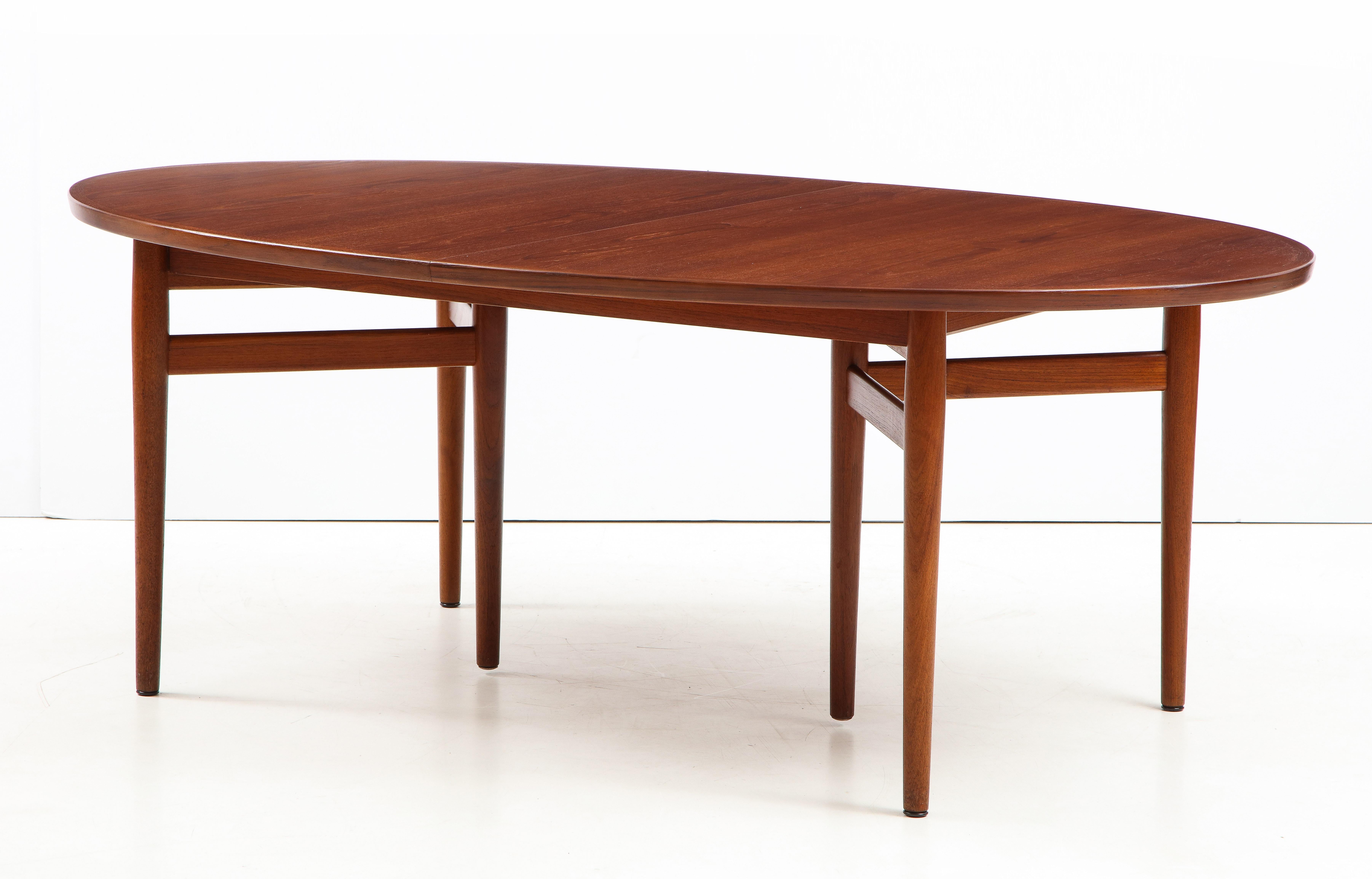 Arne Vodder Teak Oval Dining Table Model 212 4