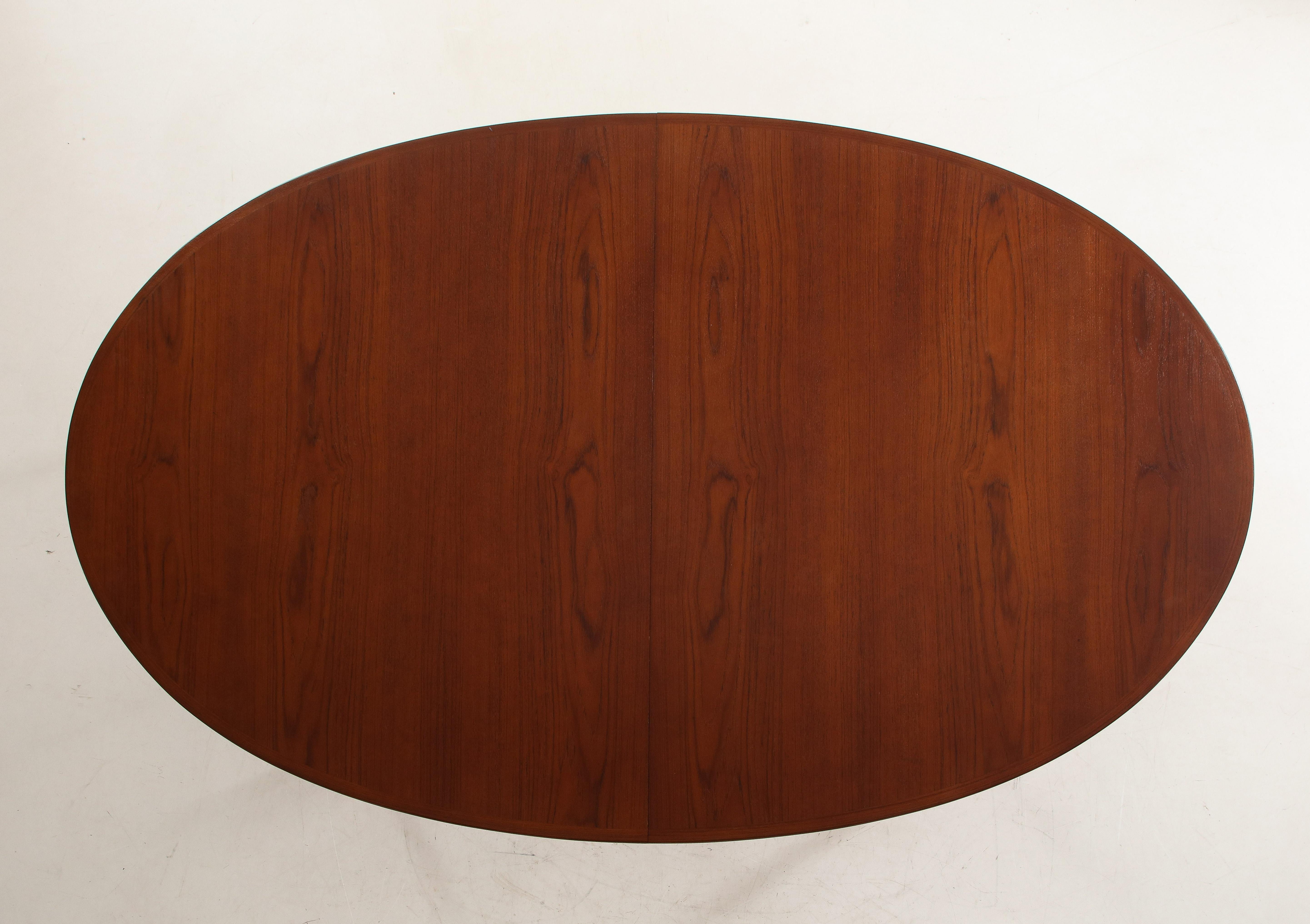 Mid-20th Century Arne Vodder Teak Oval Dining Table Model 212