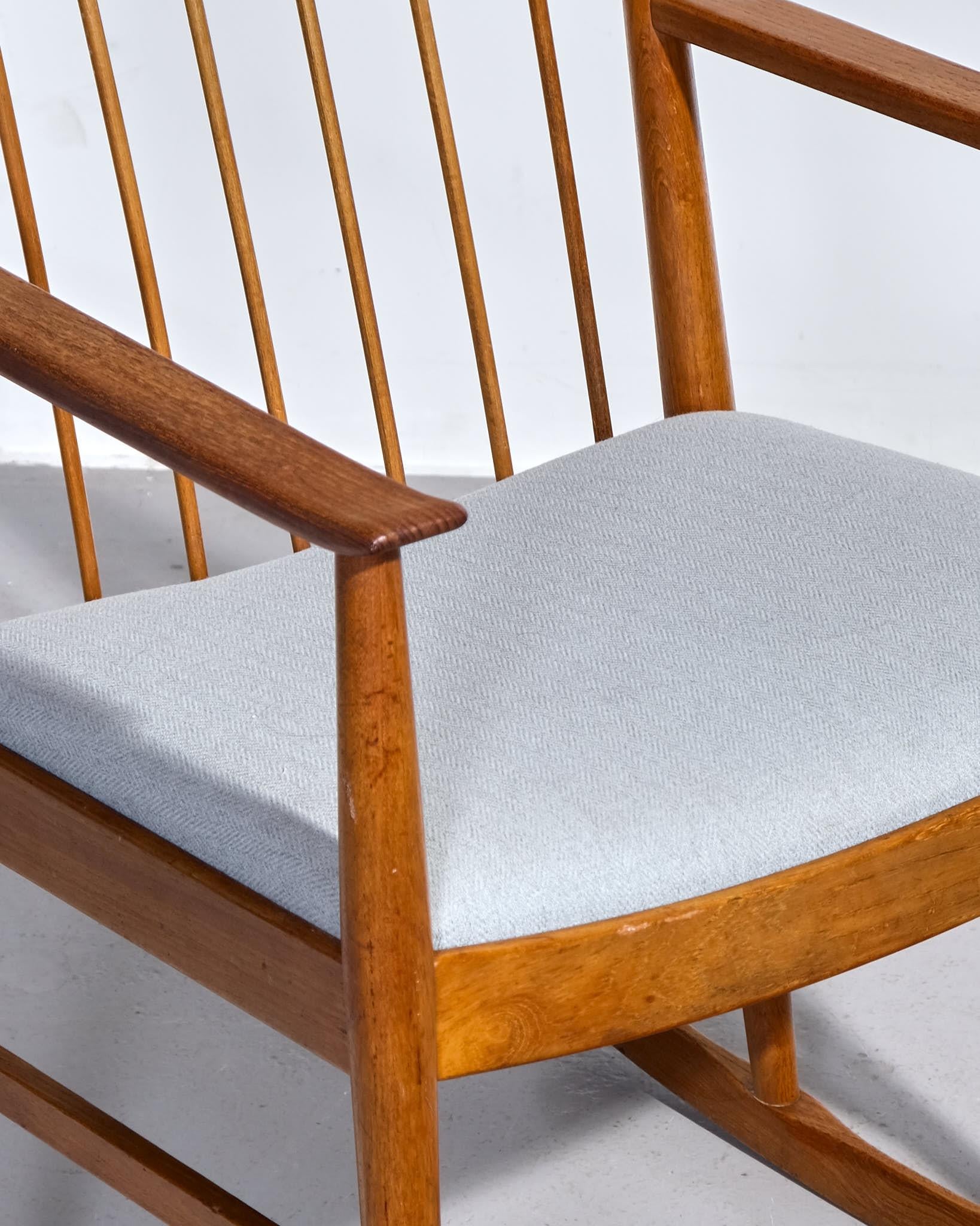 Sedia a dondolo in teak Arne Vodder In condizioni ottime a London, GB