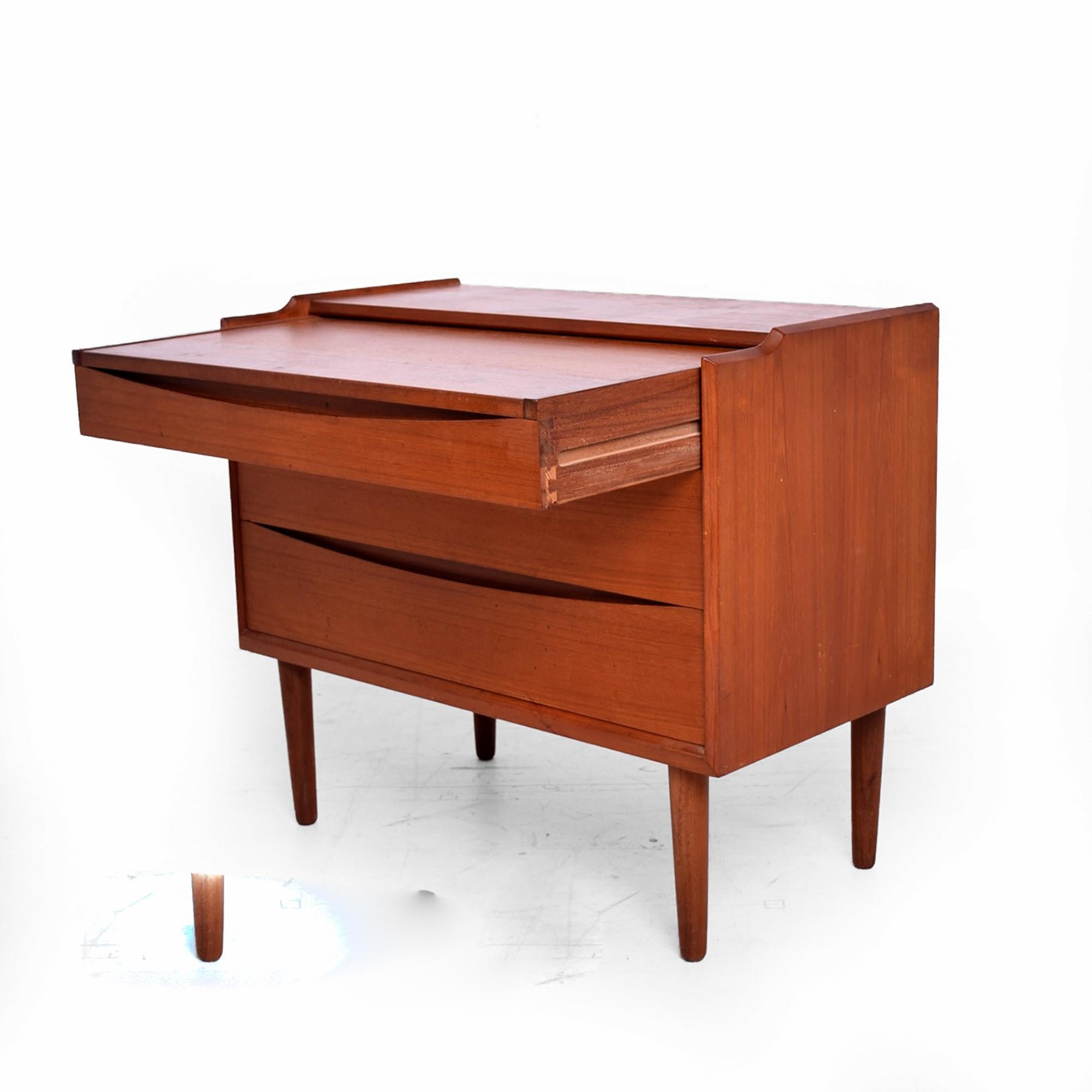 Arne Vodder Teak Scandinavian Secretary Desk 1960s Old Hollywood Vanity Dresser 3