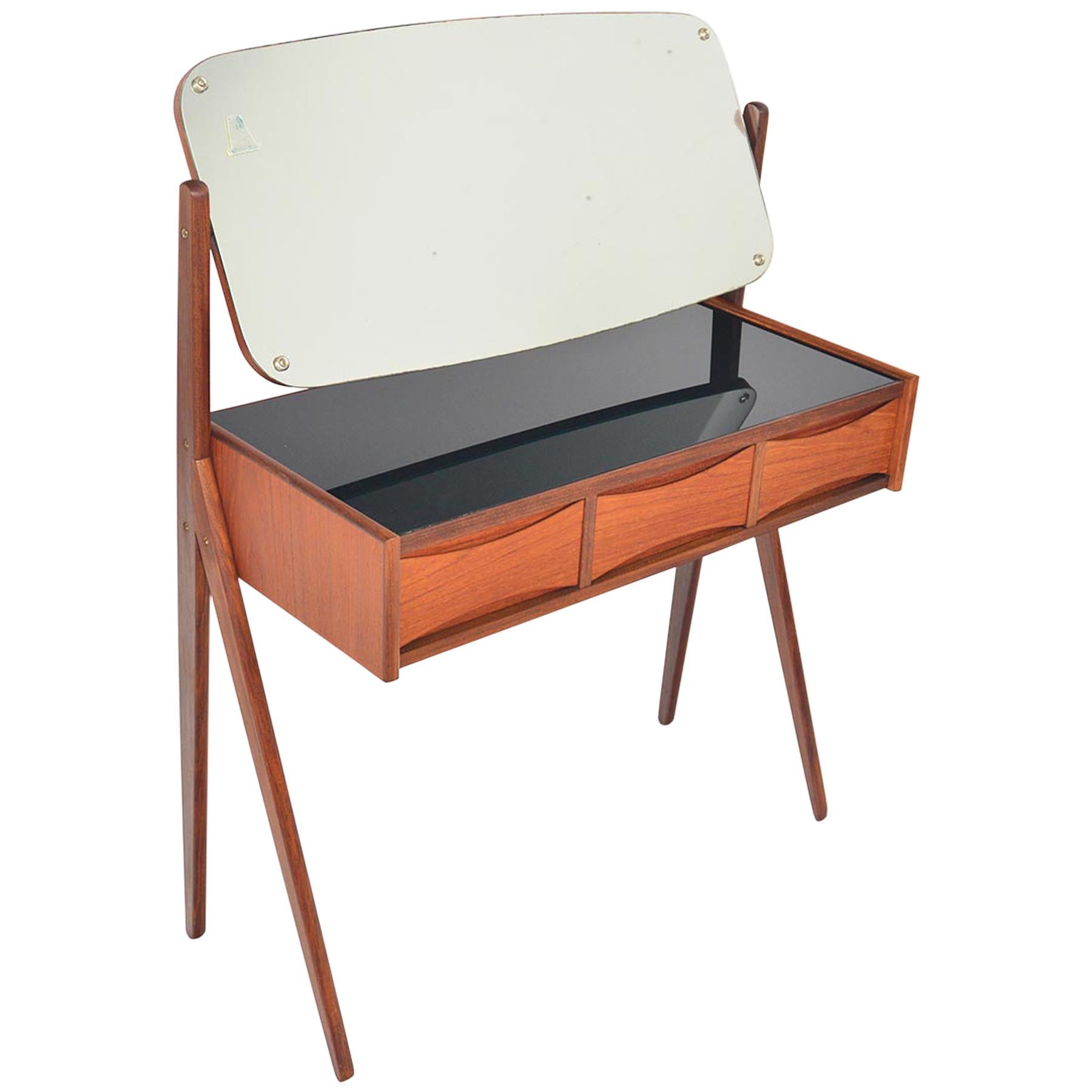 Arne Vodder Teak V-Legged Vanity