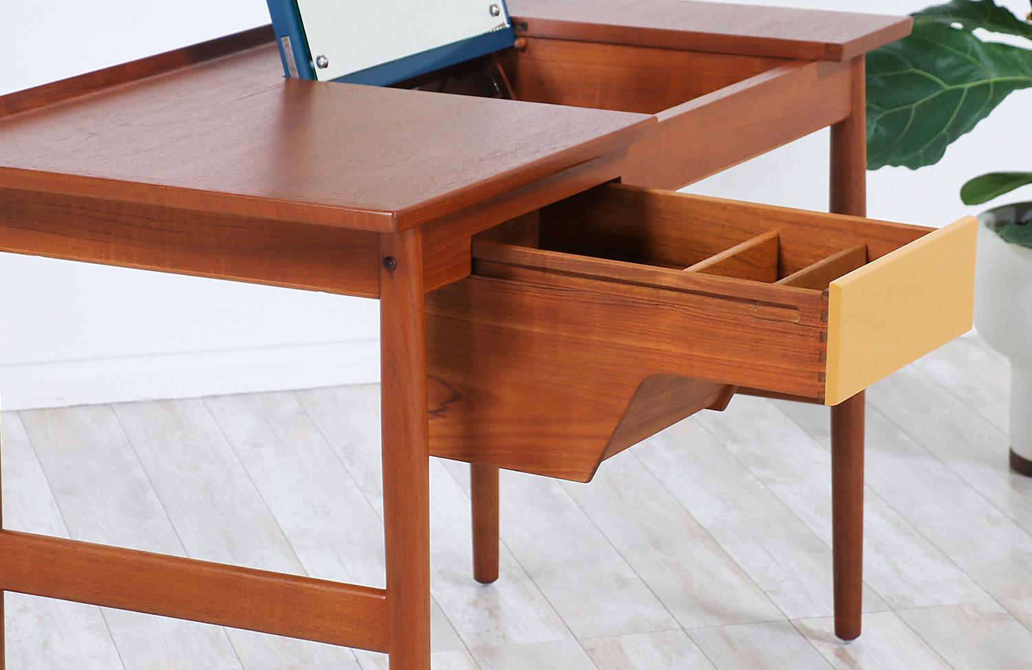 Arne Vodder Teak Vanity / Writing Desk for Sibast Møbler 4