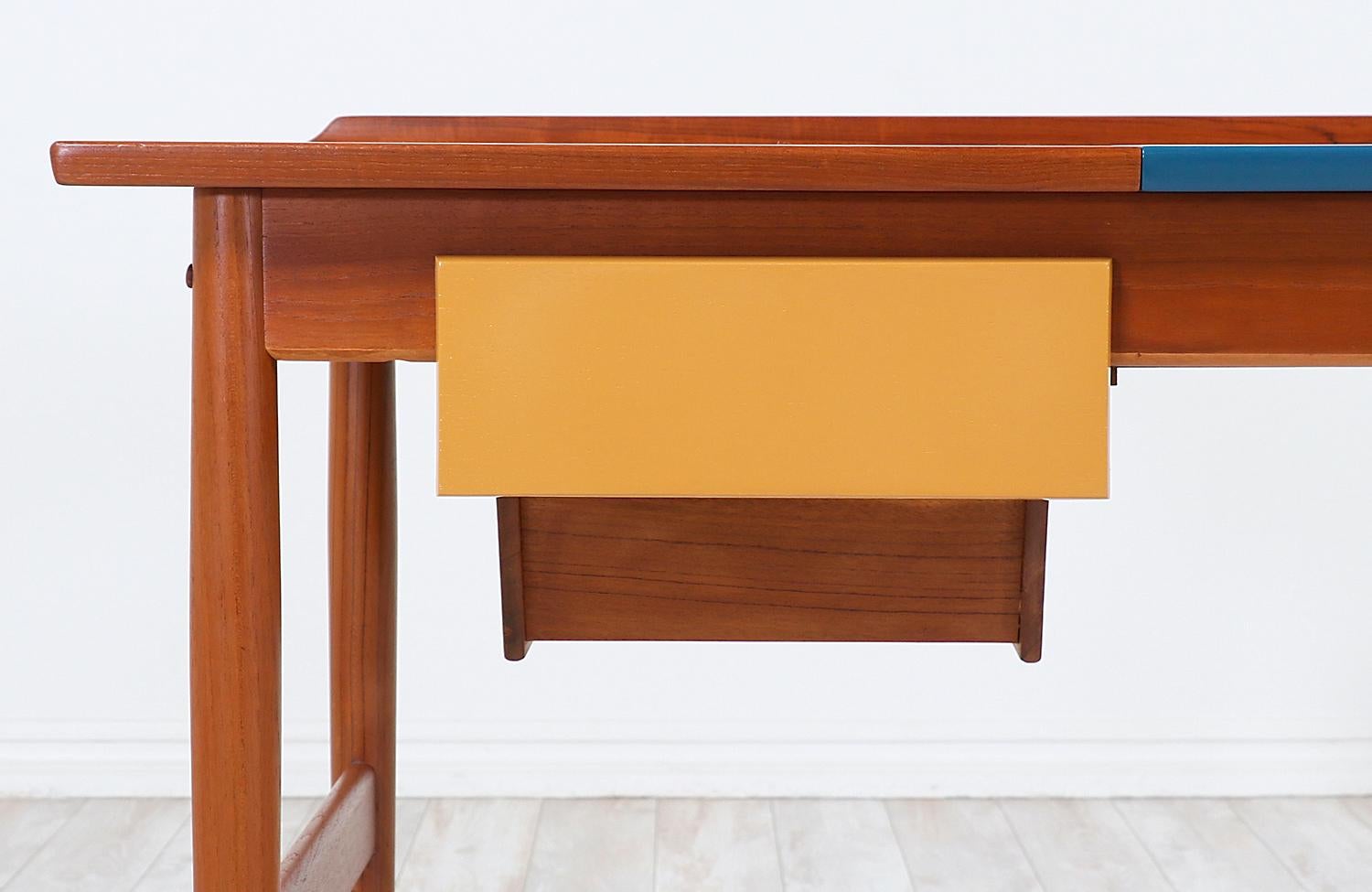 Arne Vodder Teak Vanity / Writing Desk for Sibast Møbler 6