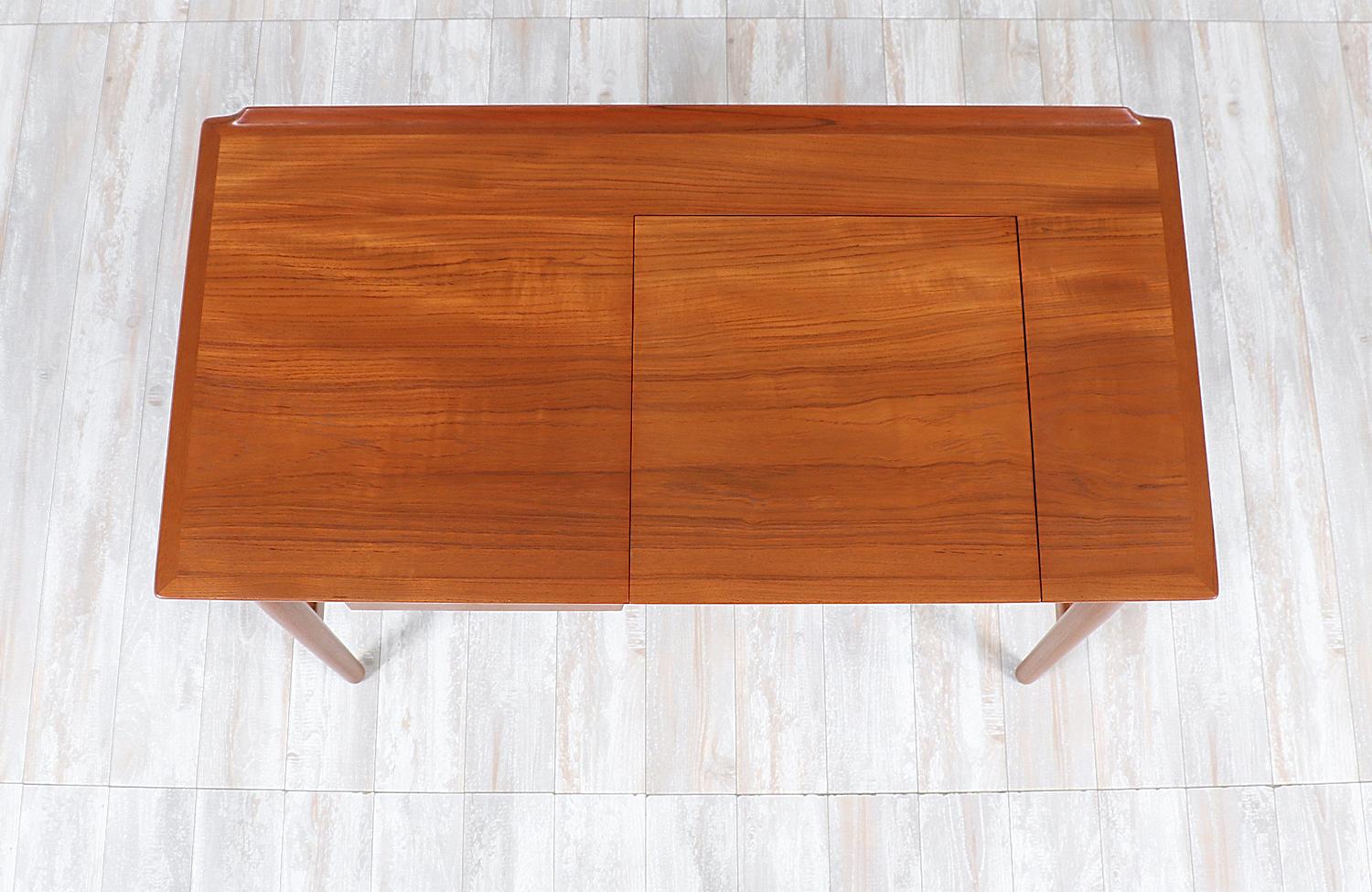 Mid-20th Century Arne Vodder Teak Wood Vanity / Writing Desk for Sibast Møbler