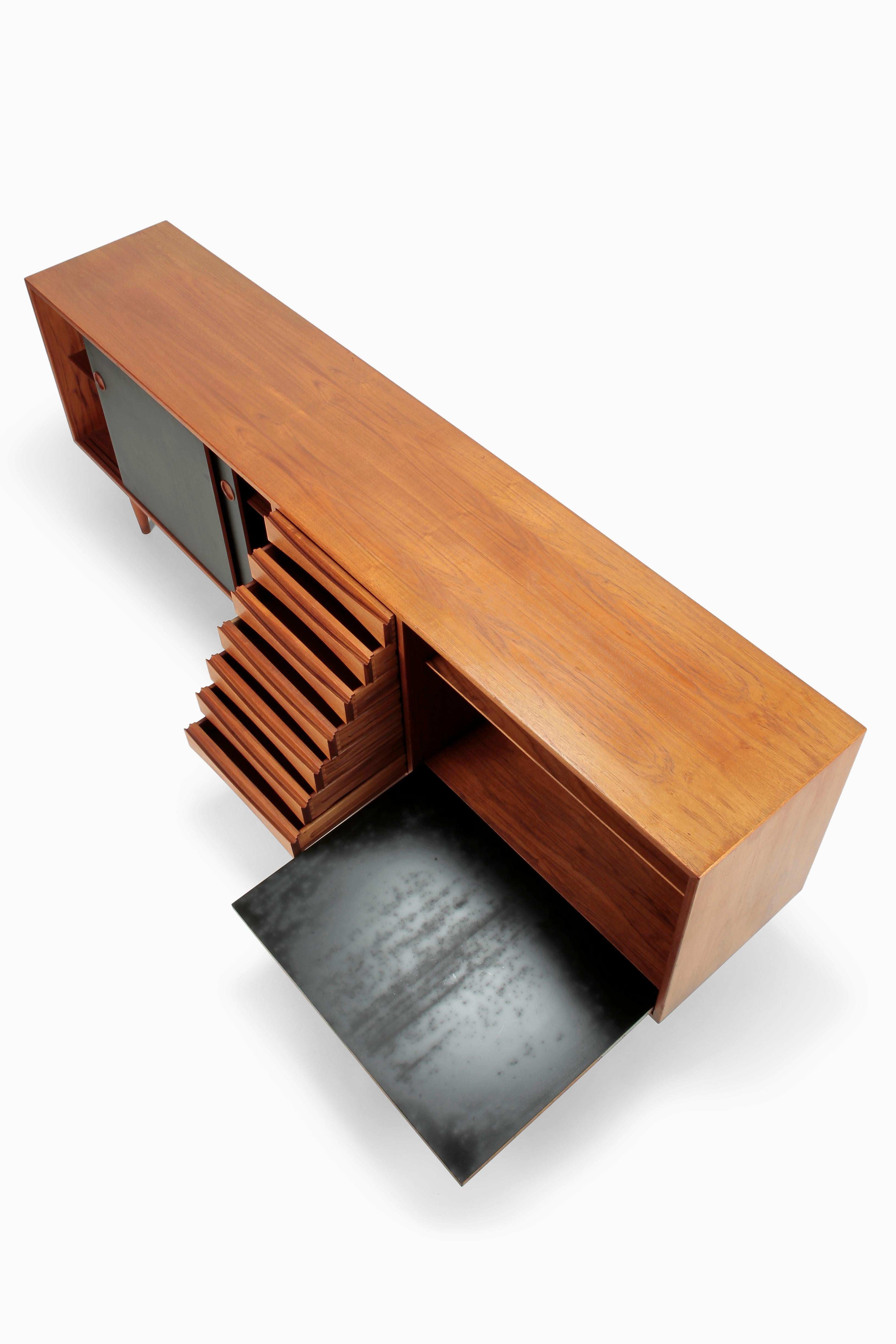 Mid-Century Modern Arne Vodder Triennale Sideboard Teak 1959 Sibast