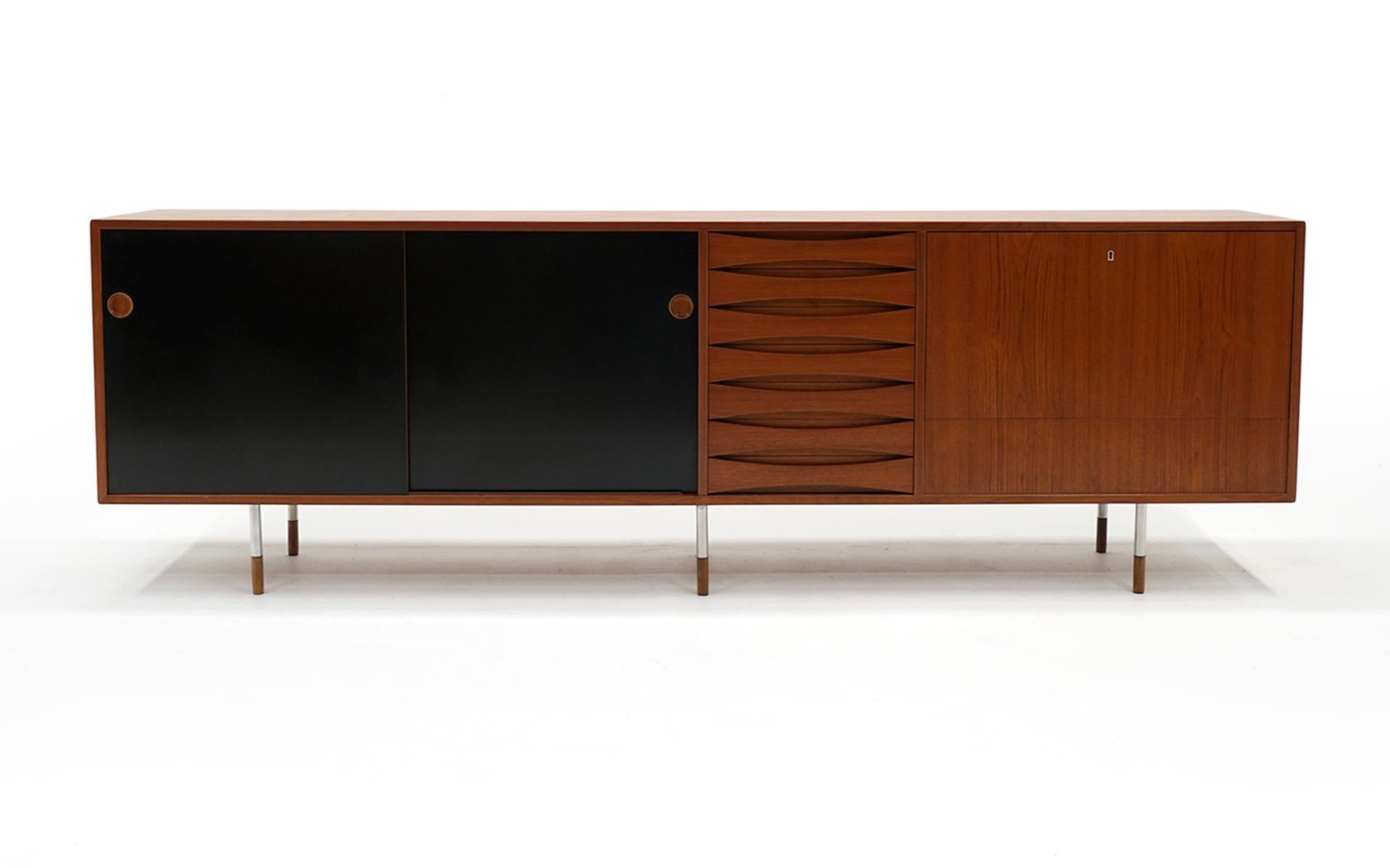 Arne Vodder 'Triennale' Teak Credenza Sideboard Model 29A with Reversible Doors 5