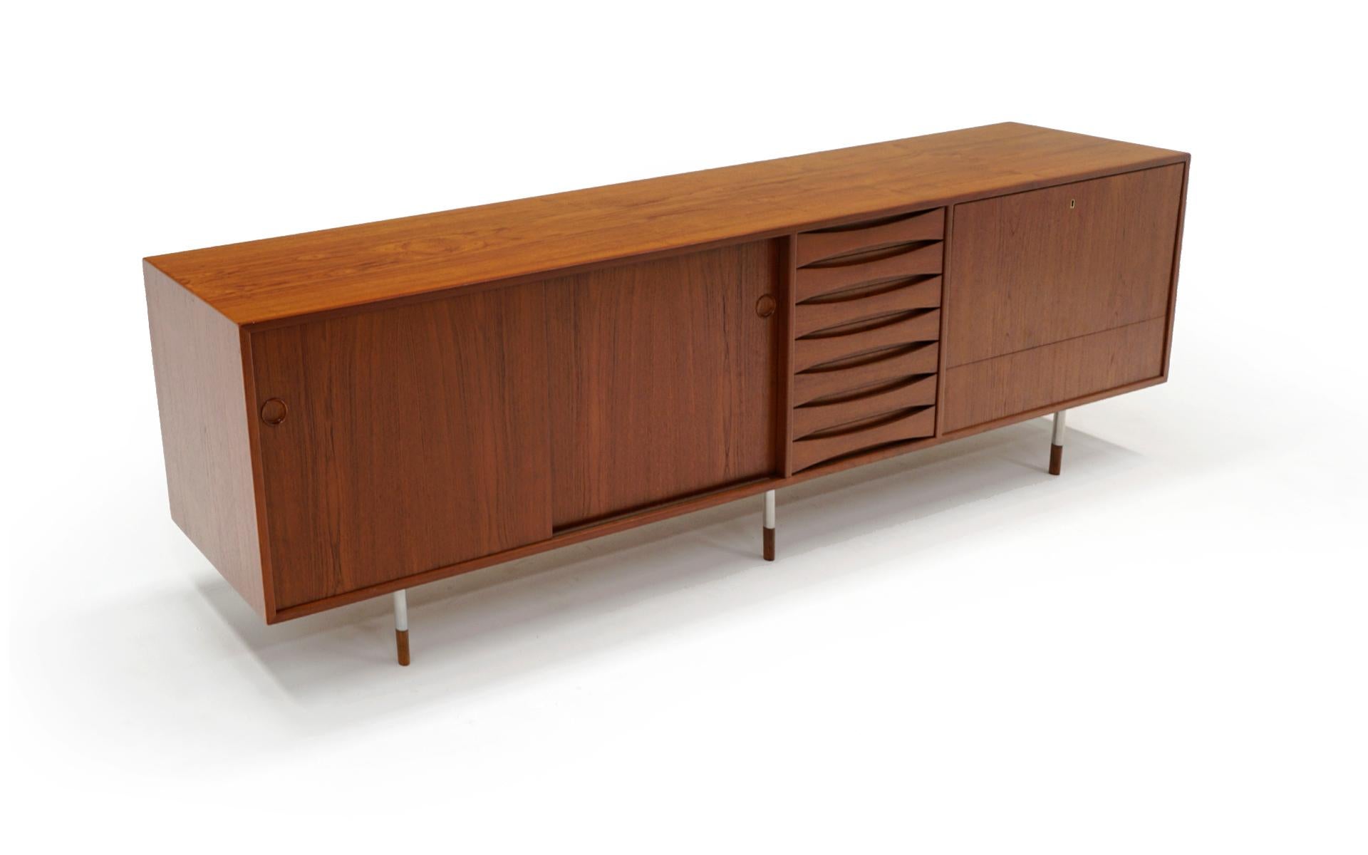 Arne Vodder 'Triennale' Teak Credenza Sideboard Model 29A with Reversible Doors 6