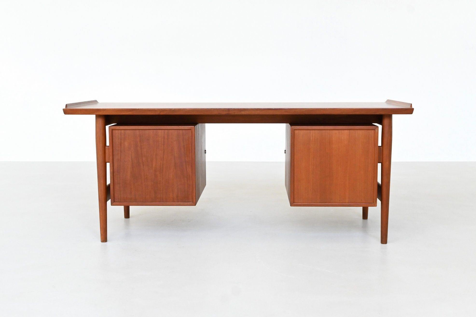Arne Vodder Schreibtisch Modell 207 in Teakholz Sibast Dänemark 1960 (Skandinavische Moderne) im Angebot