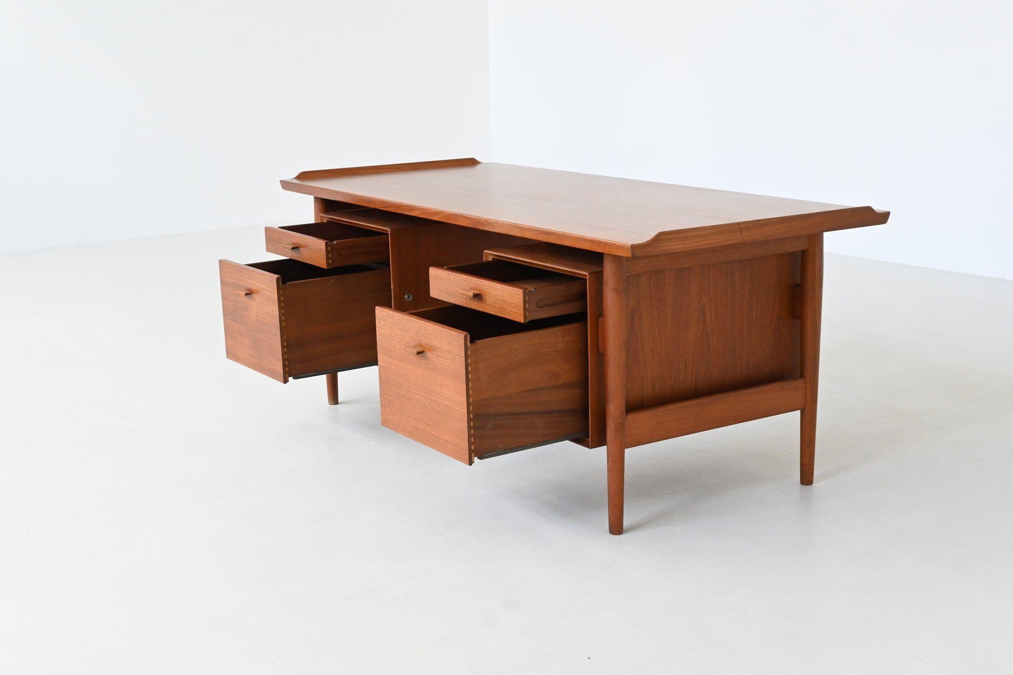 Arne Vodder Schreibtisch Modell 207 in Teakholz Sibast Dänemark 1960 (20. Jahrhundert) im Angebot