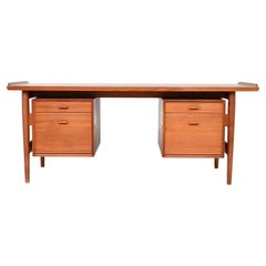 Arne Vodder writing desk model 207 in teak Sibast Denmark 1960