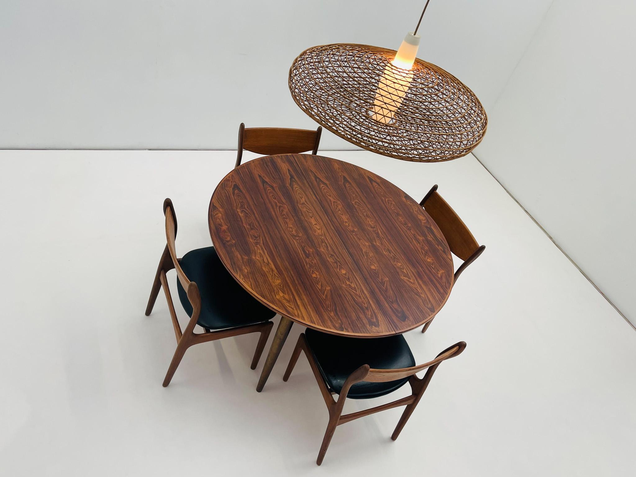 Arne Volder for Sibast -  Extendable Dining Table For Sale 1