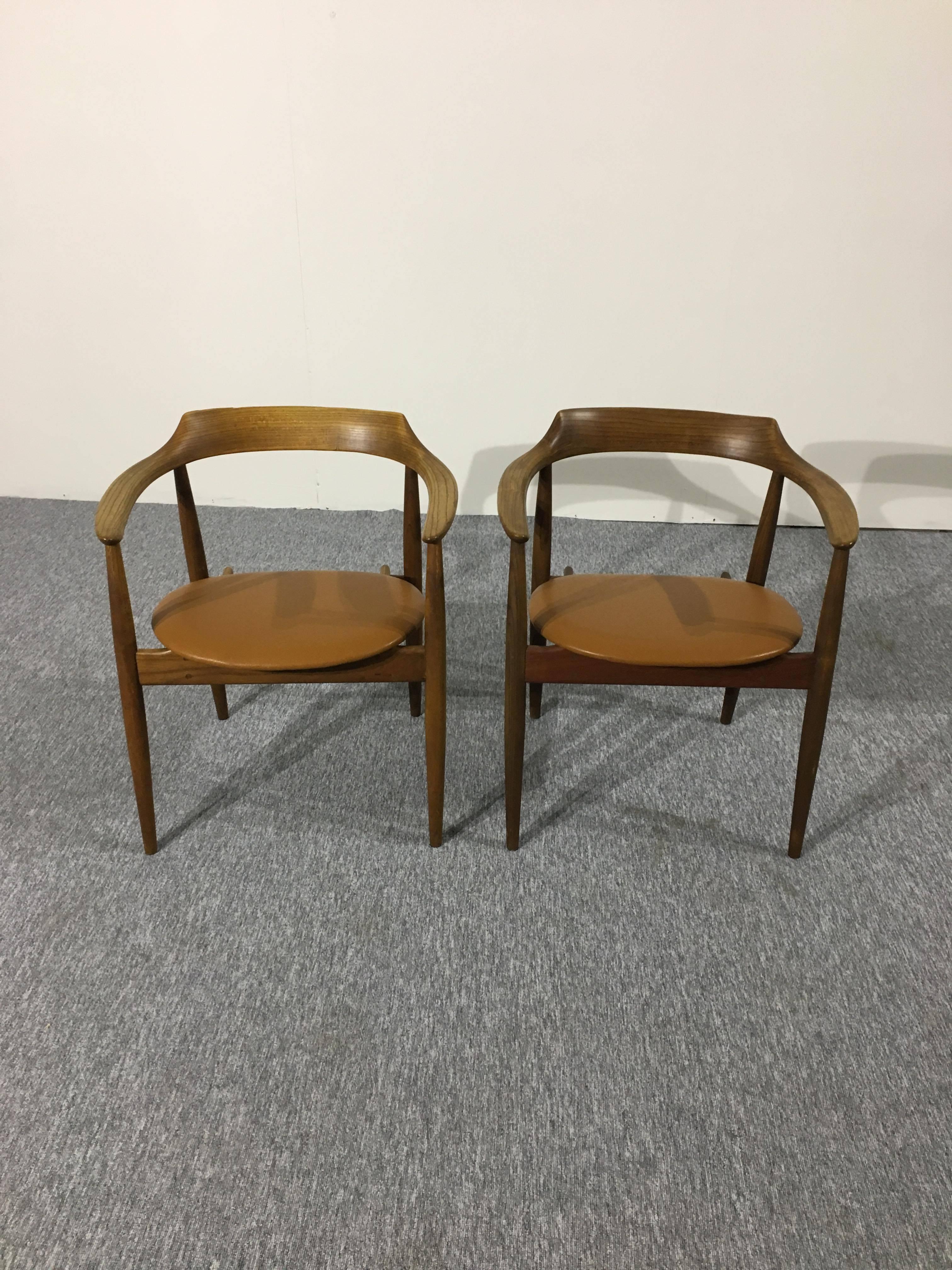 Arne Wahl Armchairs Model ST750 Mid-Century Modern 1960s Elm Wood, Leather In Excellent Condition For Sale In Odense, DK