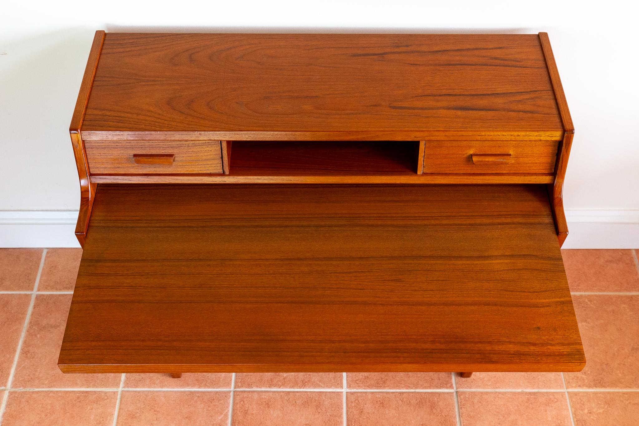 Arne Wahl Iversen Bureau Desk Danish Mid Century Teak 1960s MCM Scandinavian For Sale 12