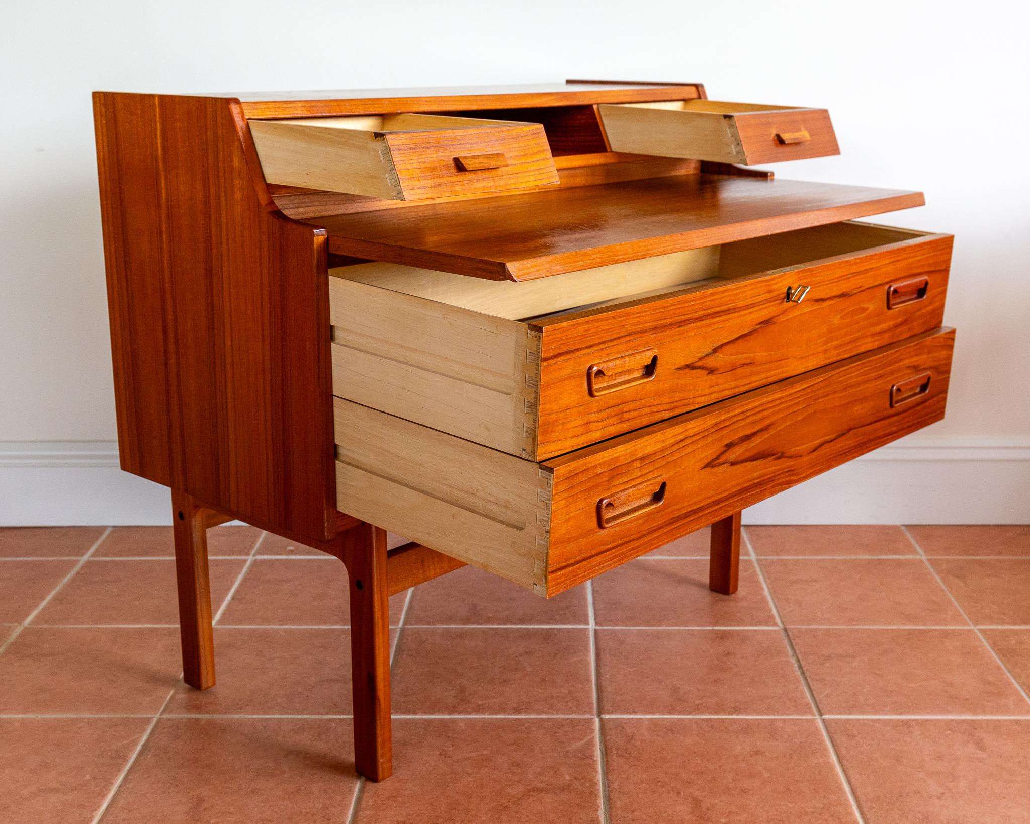 Arne Wahl Iversen Bureau Desk Danish Mid Century Teak 1960s MCM Scandinavian In Good Condition For Sale In London, GB