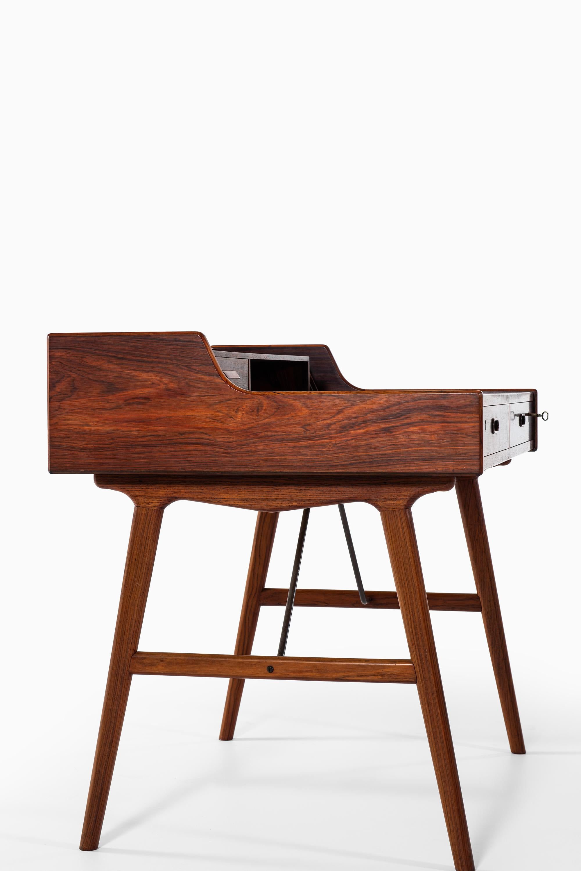 Scandinavian Modern Arne-Wahl Iversen Desk / Vanity Model 64 by Vinde Møbelfabrik in Denmark