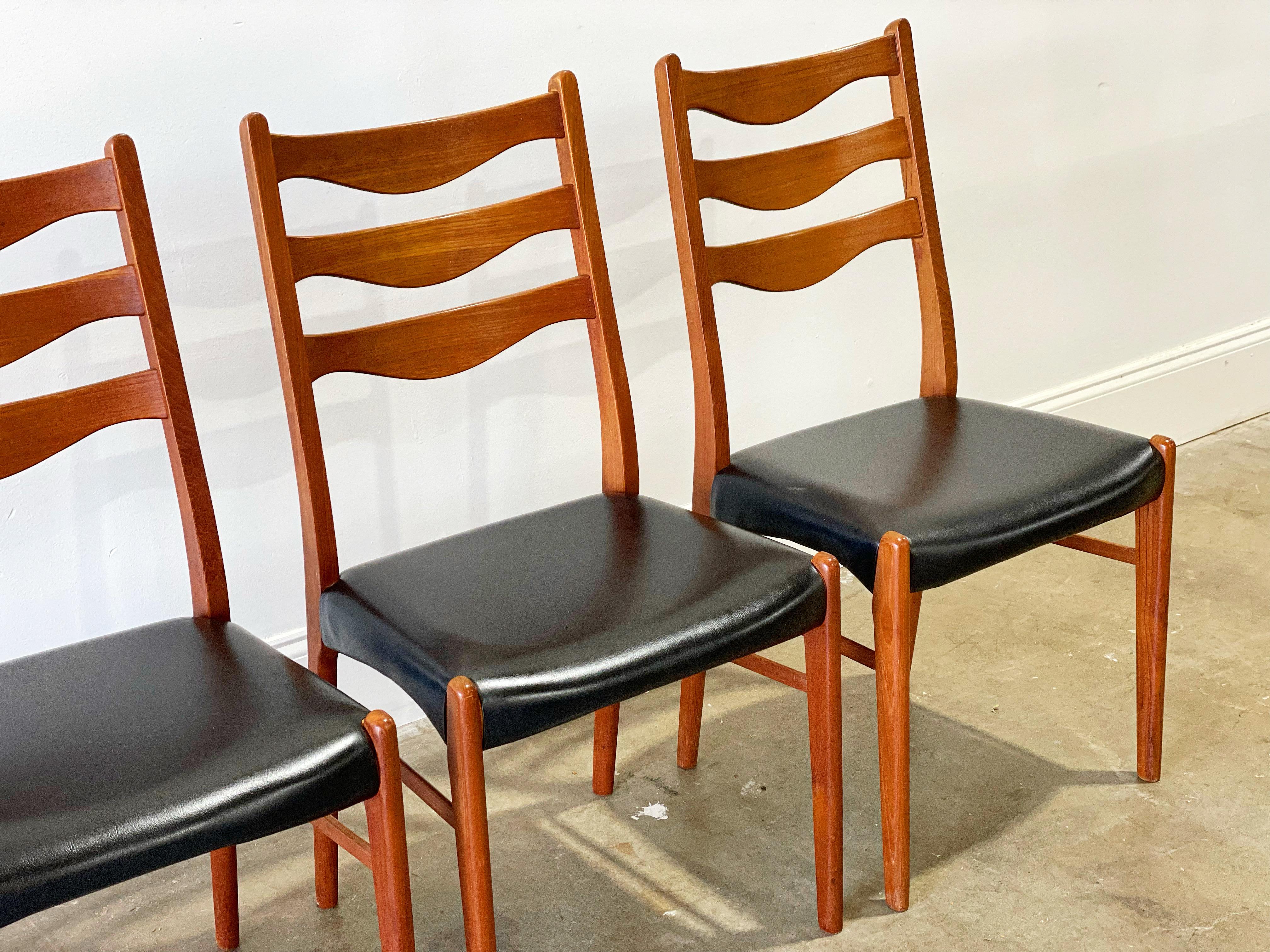 Mid-20th Century Arne Wahl Iversen Dining Chairs in Teak, Set of 8, Midcentury Danish Modern