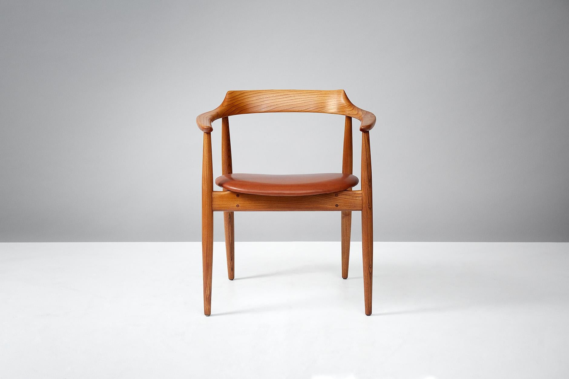 Arne Wahl Iversen

Model ST-750 round chair, circa 1960

Architectural round chair made from solid oiled elm wood. Seat reupholstered in premium aniline cognac leather. 

Literature: Svend Wohlert Inc. catalogue, circa 1960, p. 4.