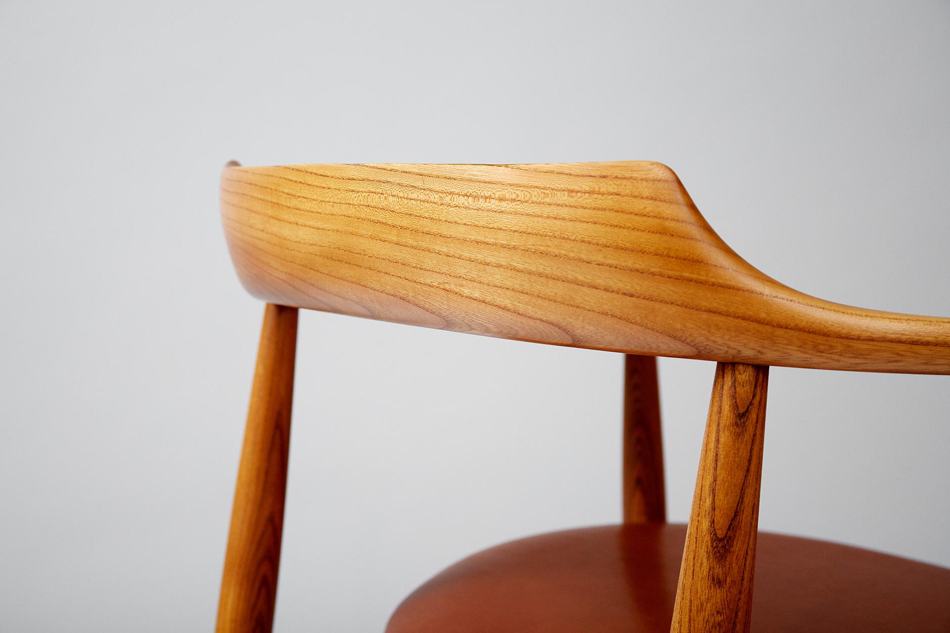 Scandinavian Modern Arne Wahl Iversen Elm Wood Round Chair, circa 1960