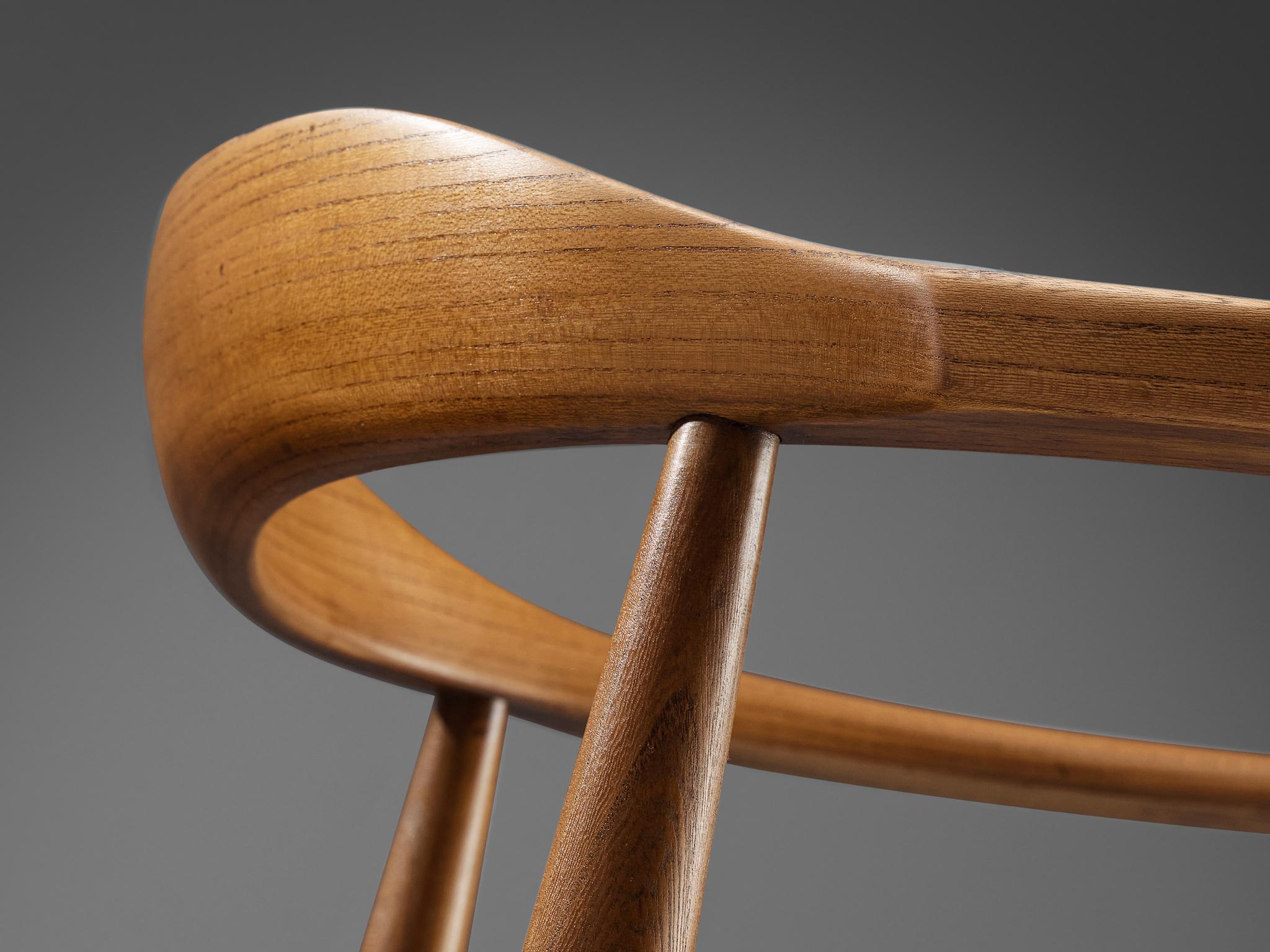 Milieu du XXe siècle Fauteuil en orme et tissu bleu Arne Wahl Iversen pour Niels E. Eilersen