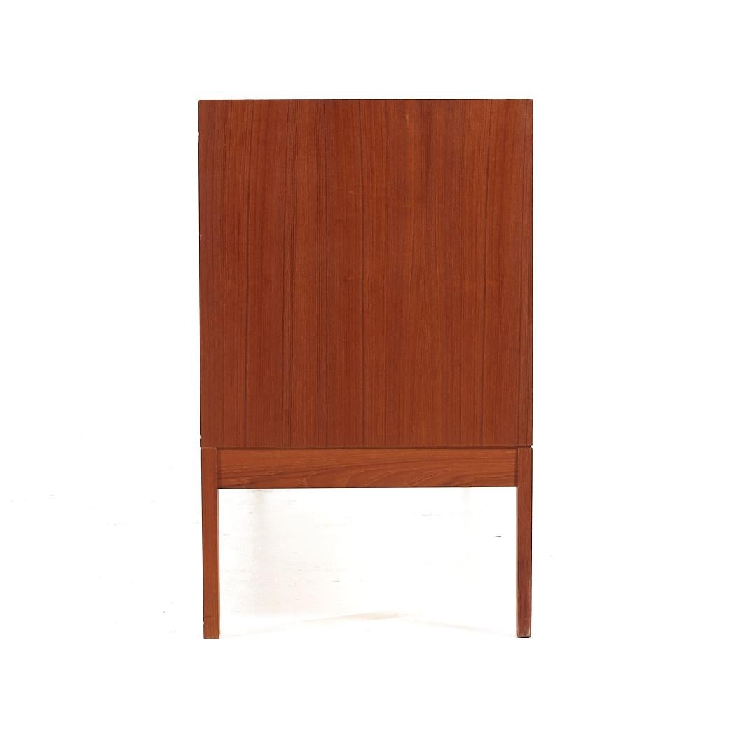 Arne Wahl Iversen for Vinde Møbelfabrik Mid Century Danish Teak Lowboy Dresser In Good Condition In Countryside, IL