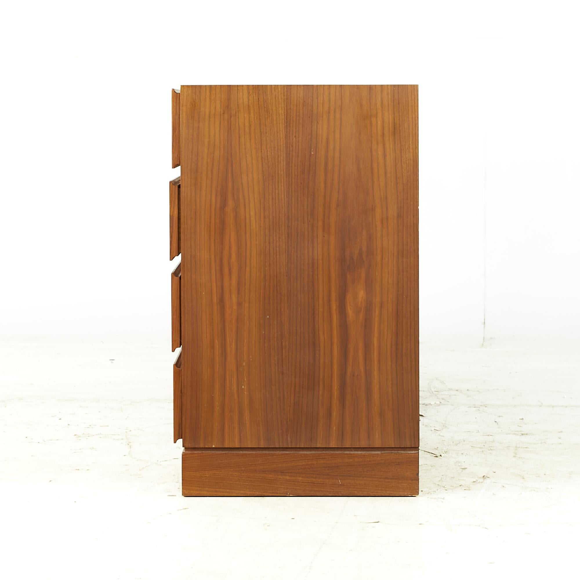 Arne Wahl Iversen for Vinde Mobelfabrik Midcentury Teak Lowboy Dresser In Good Condition In Countryside, IL