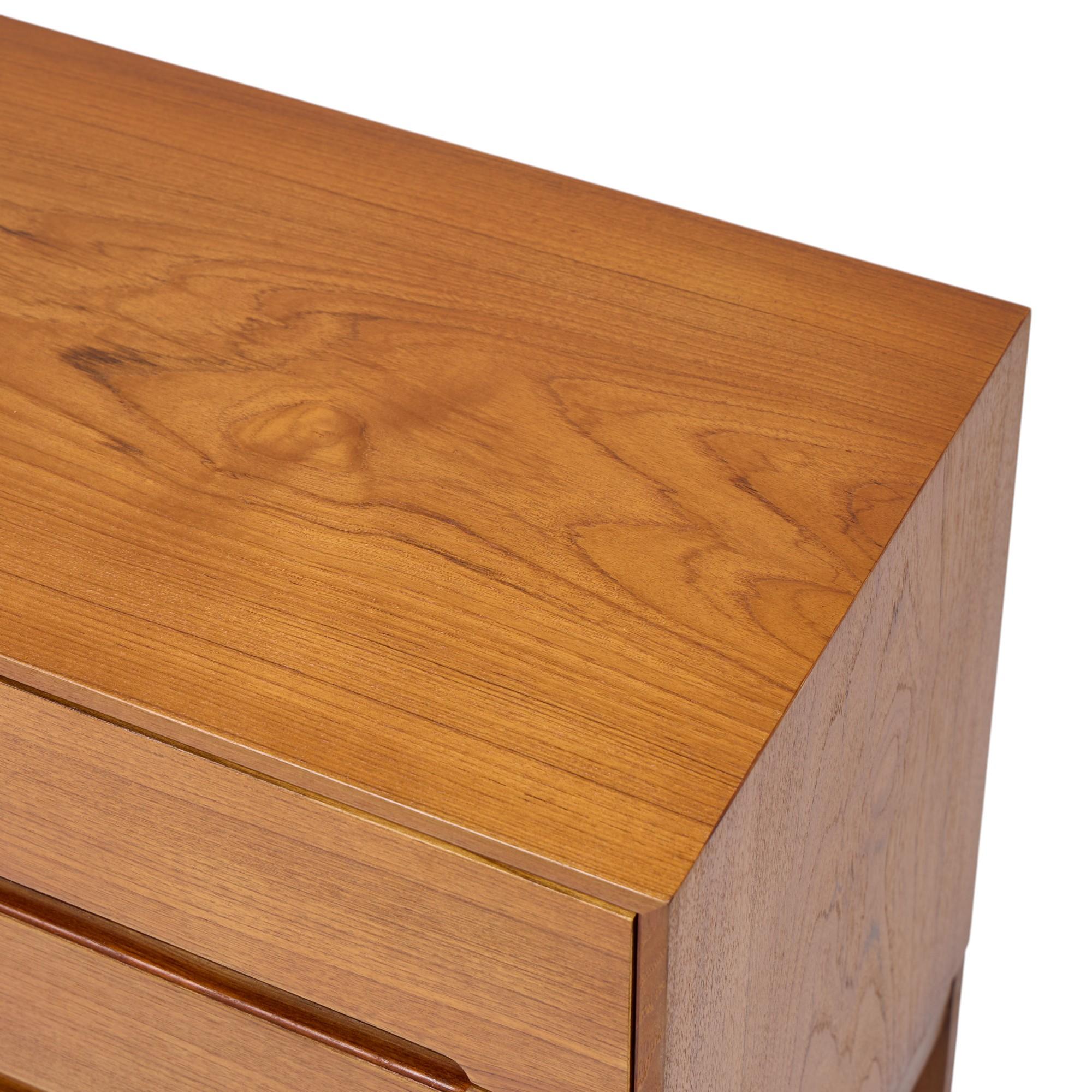 Teck Arne Wahl Iversen pour Vinde Mobler Mid Century Danish Teak Lowboy Dresser (commode basse en teck) en vente