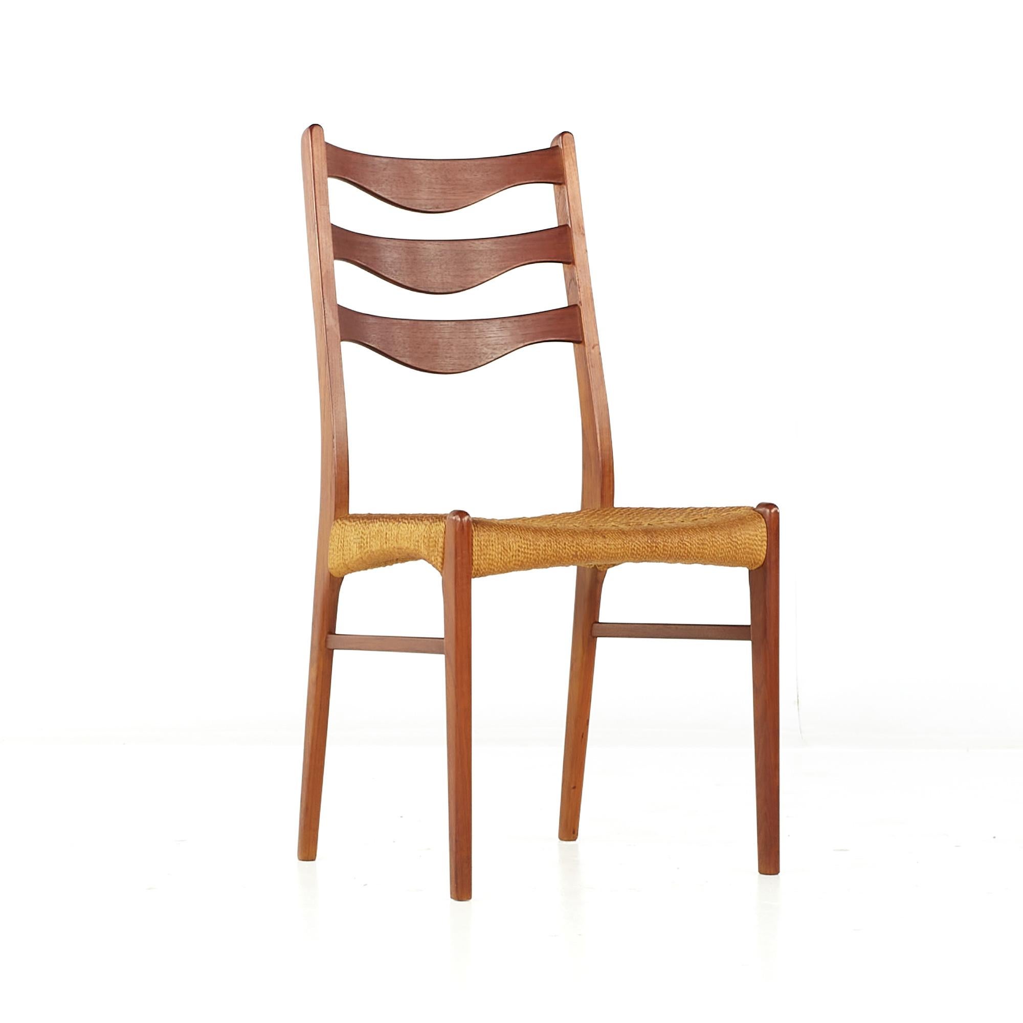 Arne Wahl Iversen GS90 MCM Danish Teak Dining Chairs with Rope Seats, Set of 6 In Good Condition For Sale In Countryside, IL