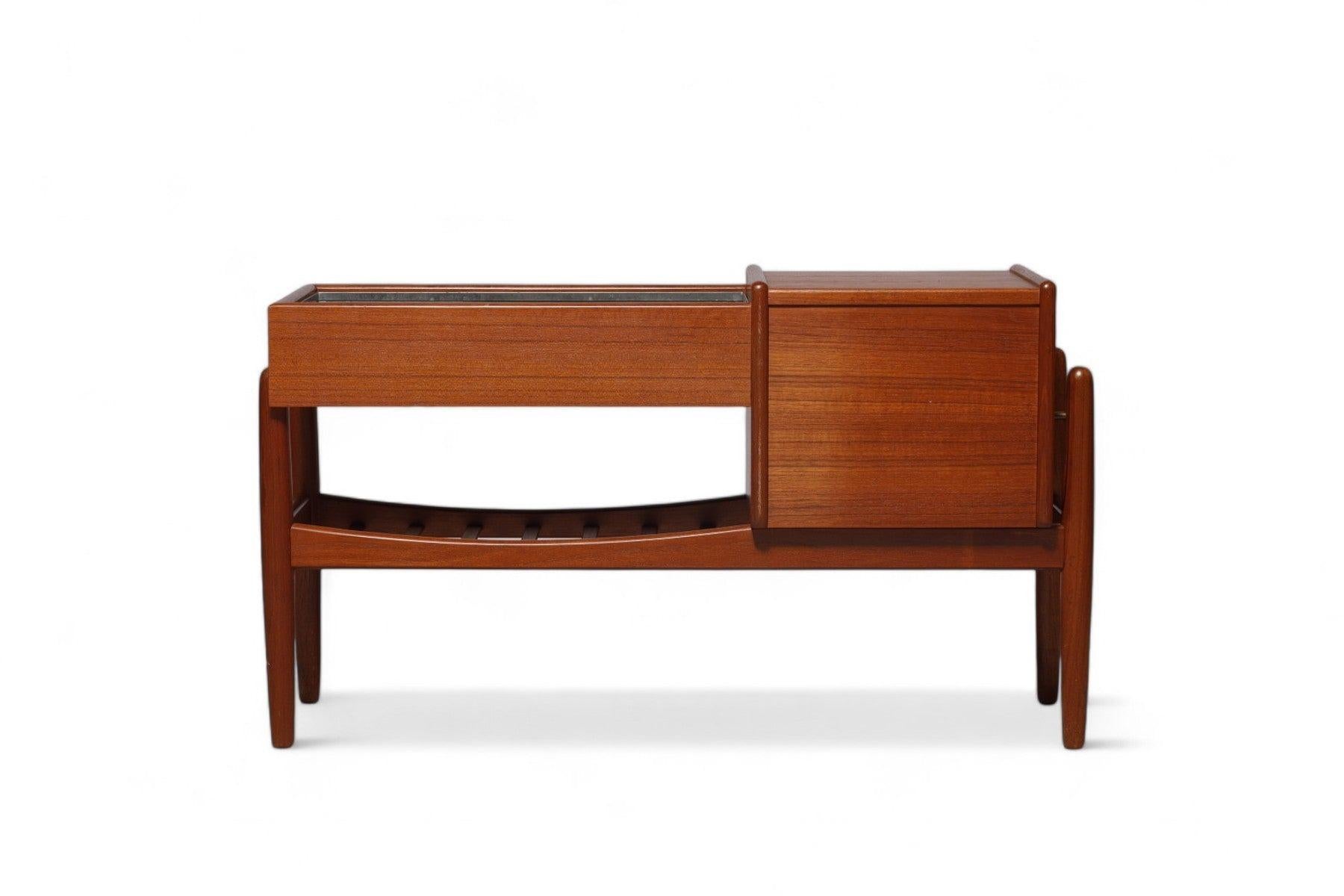 Arne Wahl Iversen Modello 36 Fioriera / Cassapanca da corridoio in teak in vendita 1