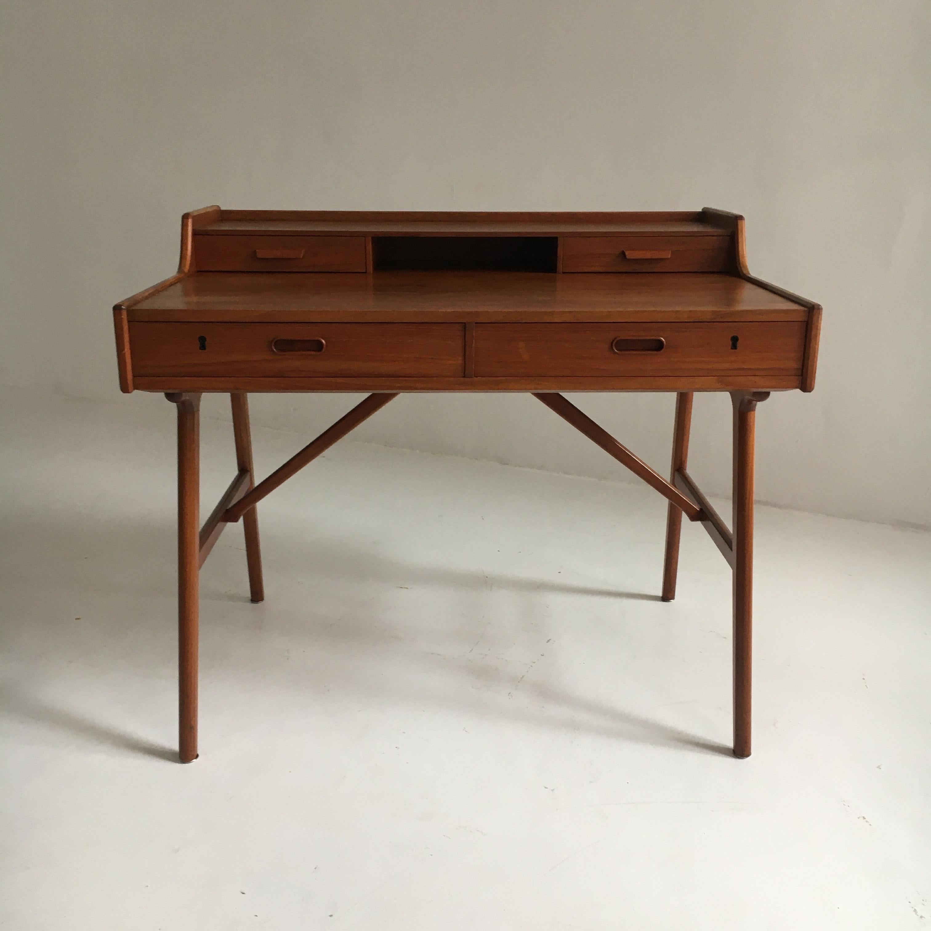 mid century keyboard stand
