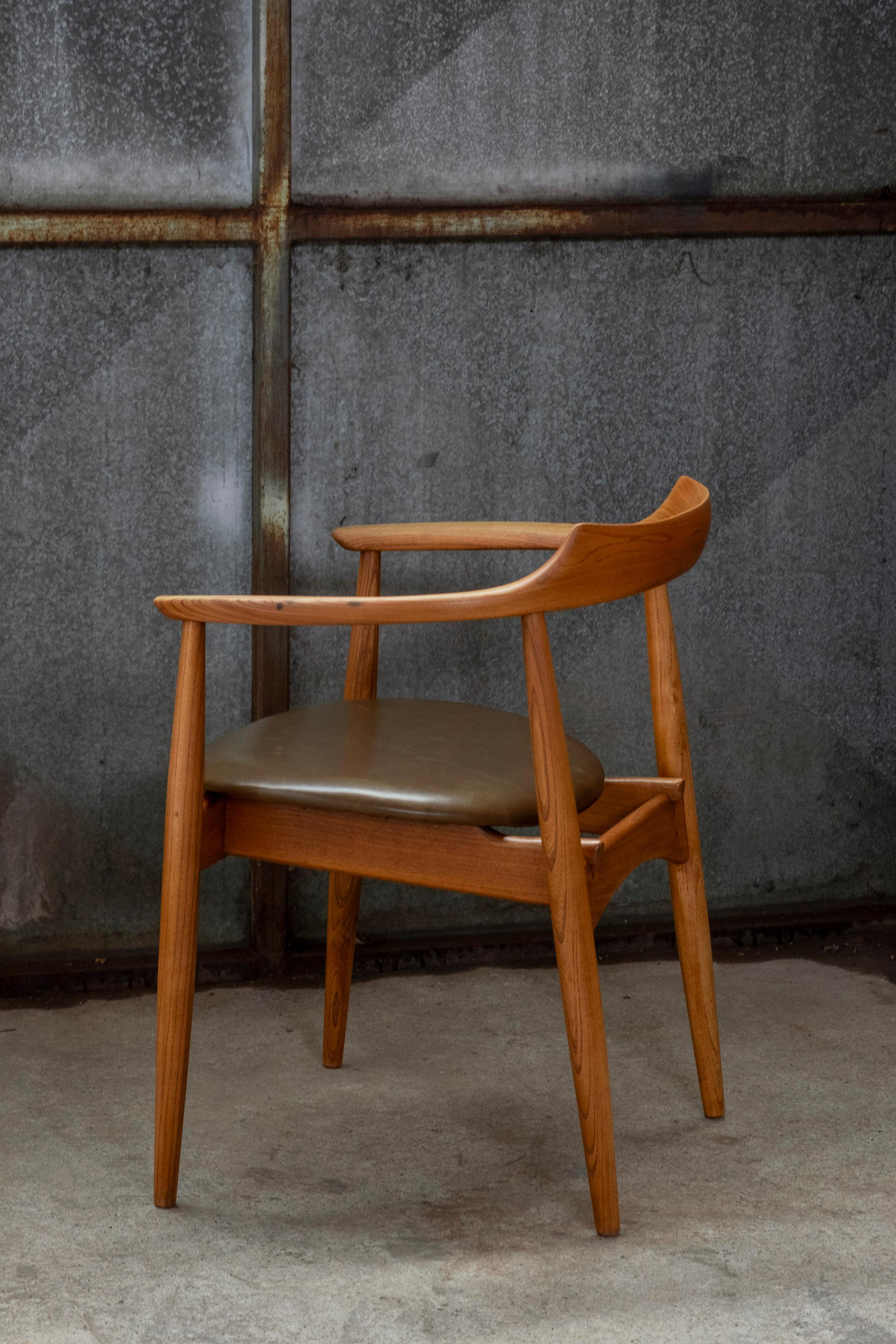 Arne Wahl Iversen ST-750 Chair in Elm, 1960s Denmark For Sale 4