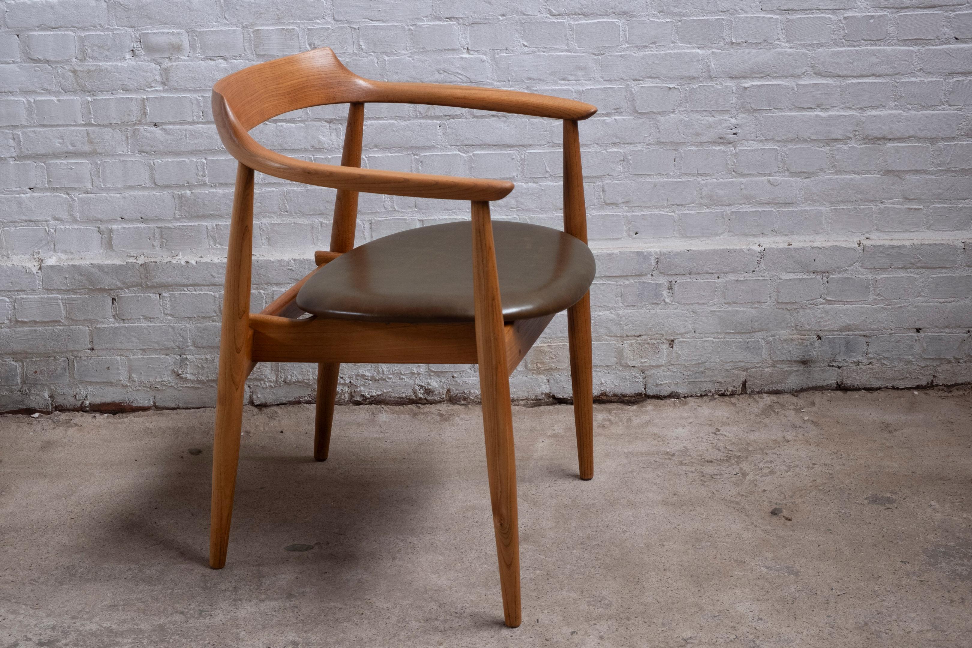 Arne Wahl Iversen ST-750 Chair in Elm, 1960s Denmark For Sale 8