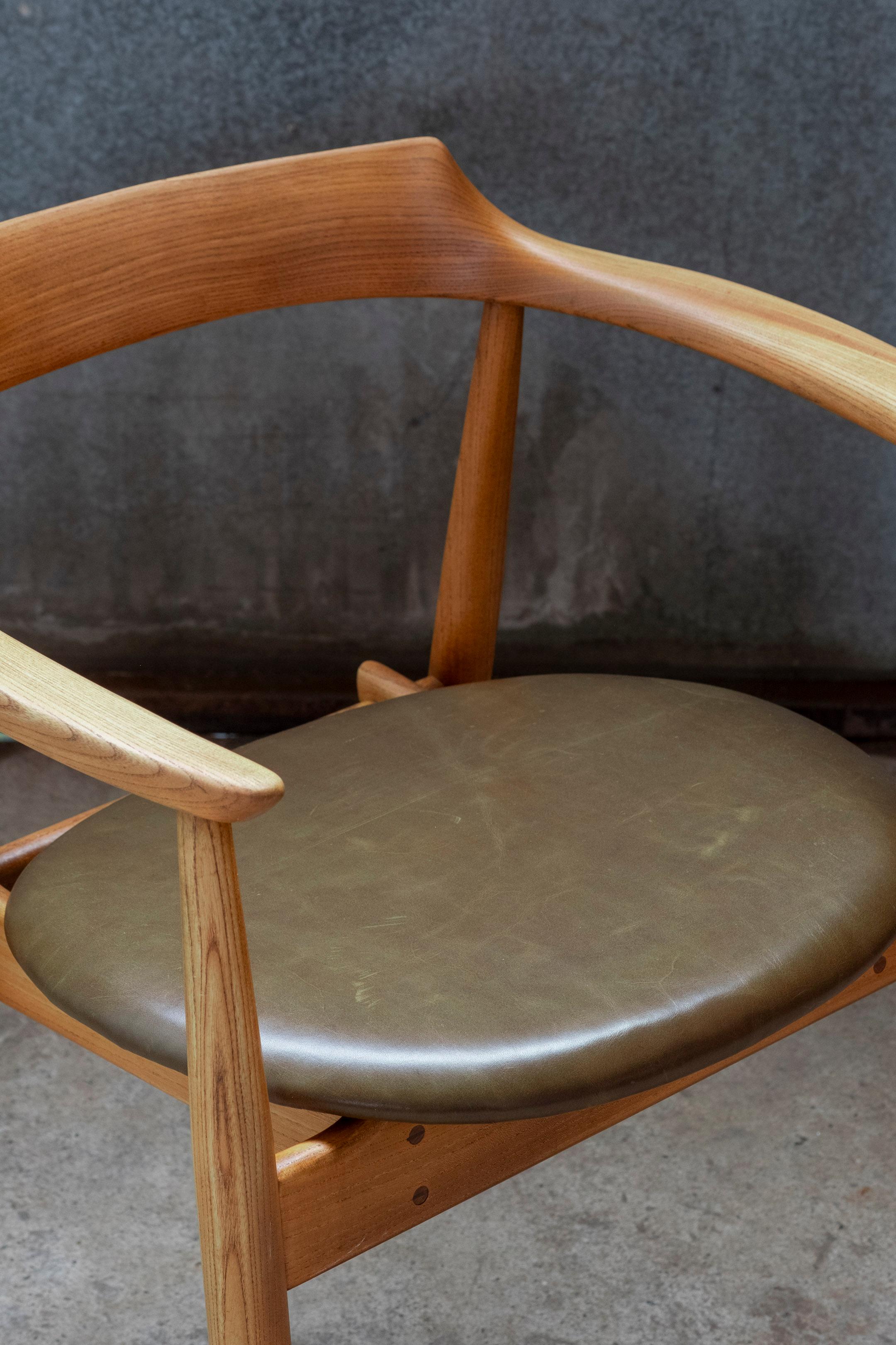 Scandinavian Modern Arne Wahl Iversen ST-750 Chair in Elm, 1960s Denmark For Sale