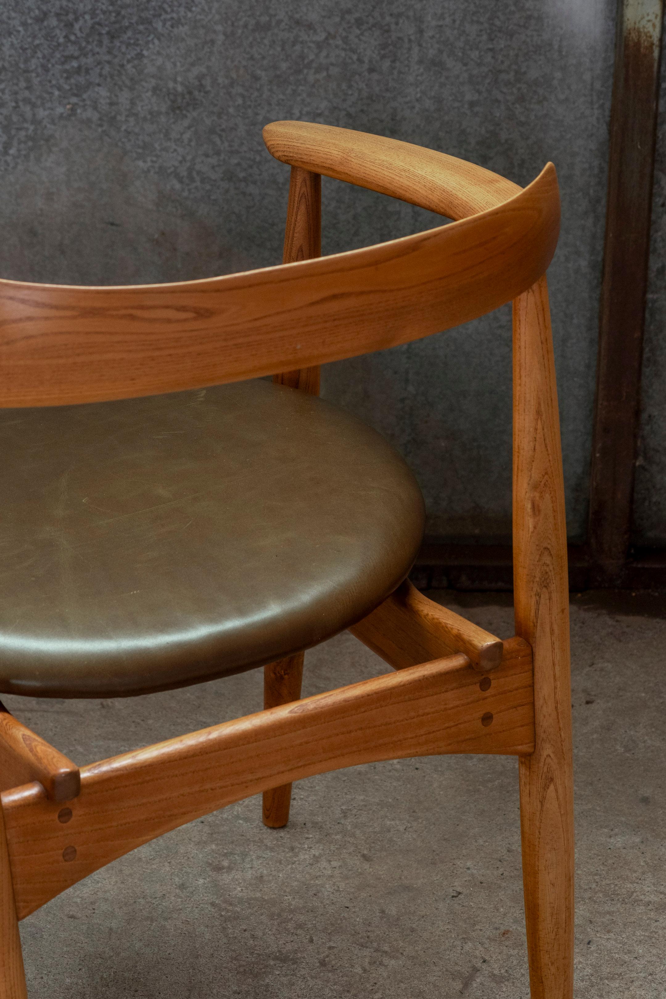 Arne Wahl Iversen ST-750 Chair in Elm, 1960s Denmark For Sale 2