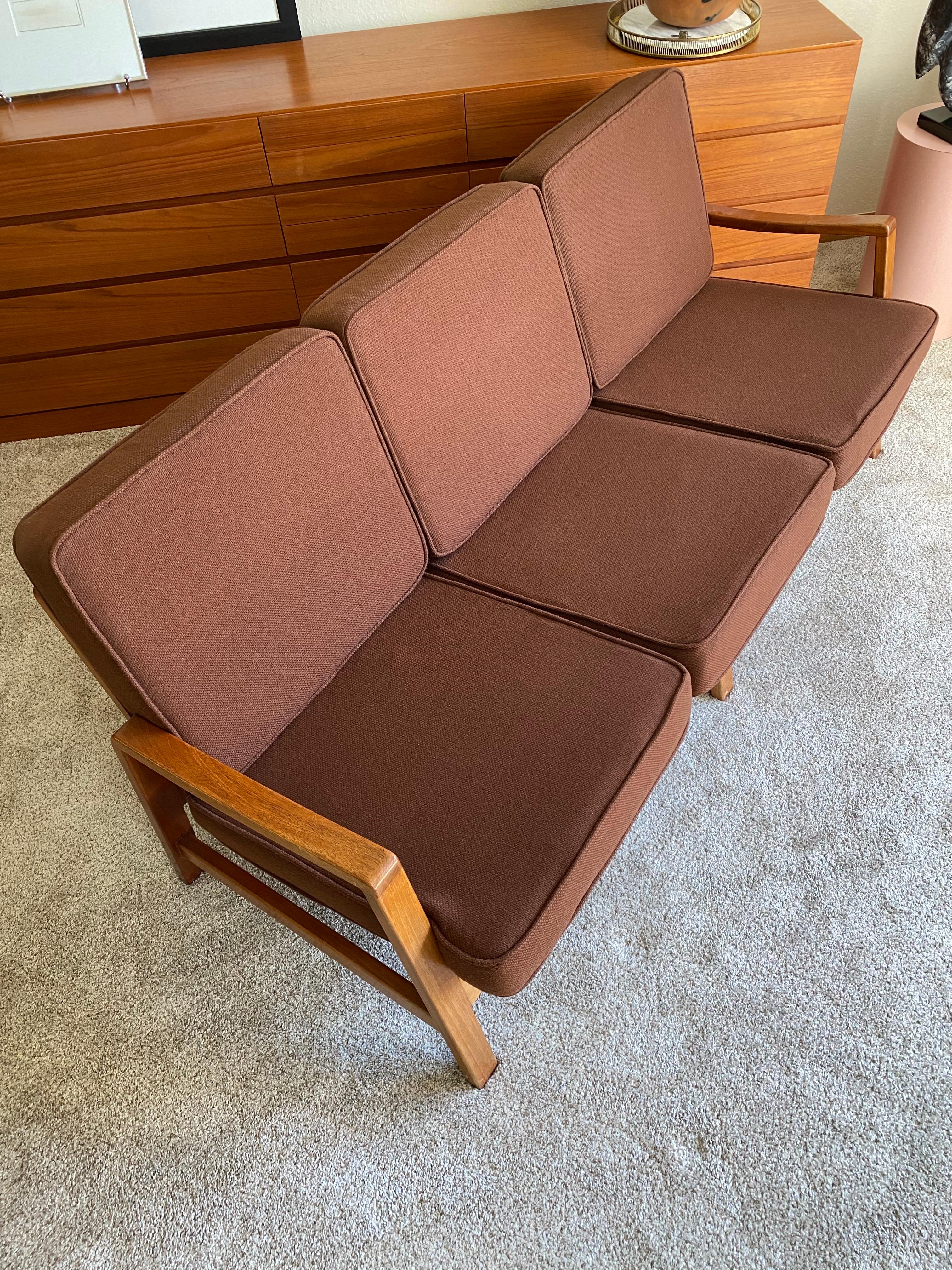 Mid-Century Modern Canapé en teck moderne danois de style Arne Wahl Iversen en vente