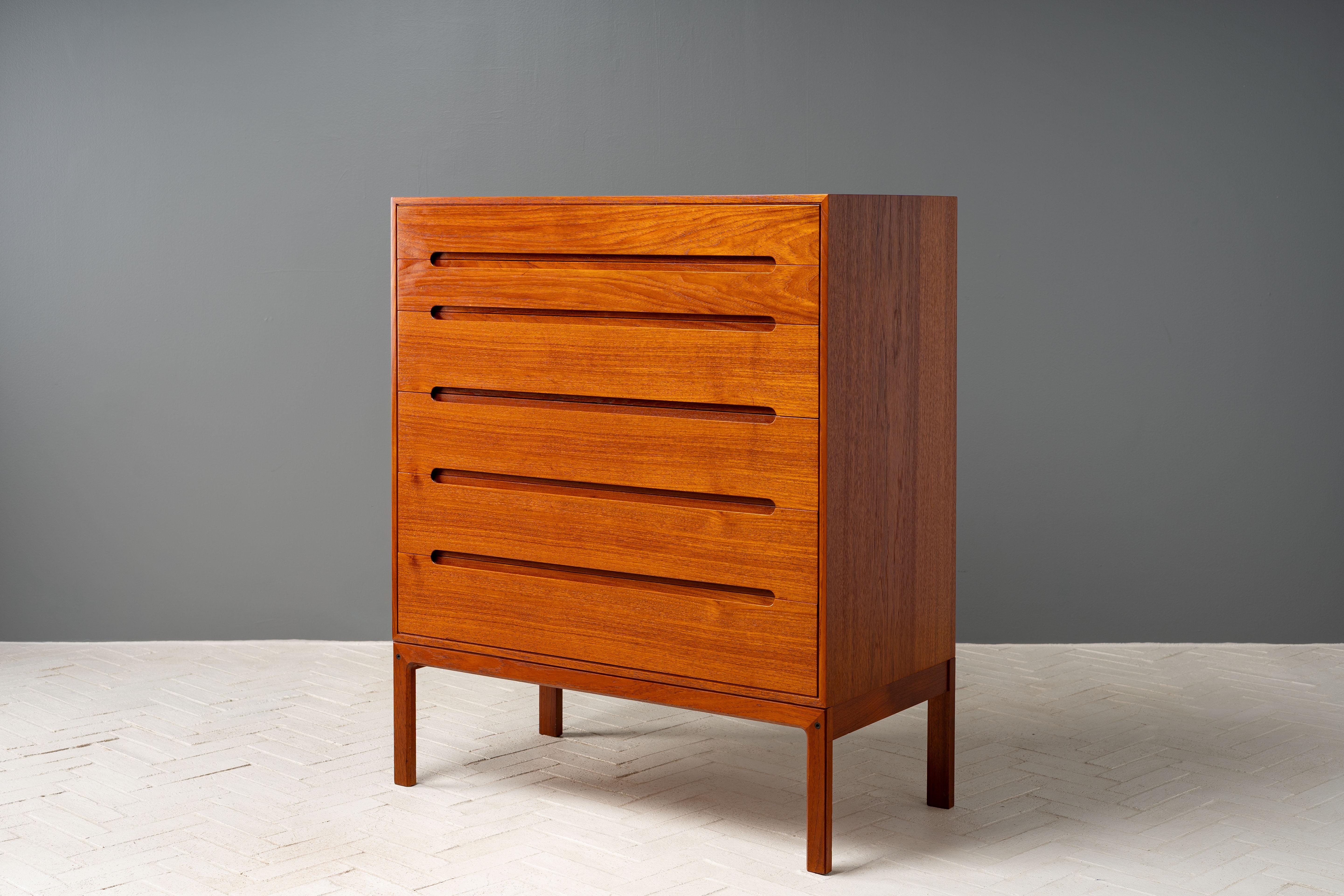 Mid-Century moderno Cassapanca in teak Arne Wahl Iversen in vendita