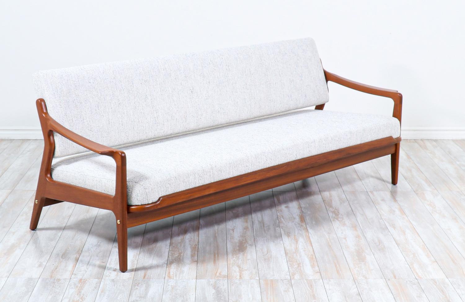 Arne Wahl Iversen Teak Convertible Daybed Sofa for Komfort In Excellent Condition In Los Angeles, CA