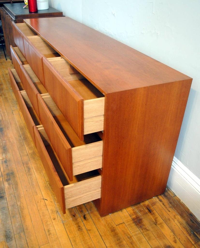 Arne Wahl Iversen Teak Dresser, Denmark, 1960s Vinde Møbelfrabrik In Good Condition In Geneva, CH