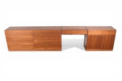 Arne Wahl Iversen Suite in teak a otto cassetti con cassettone e credenza Moder danese