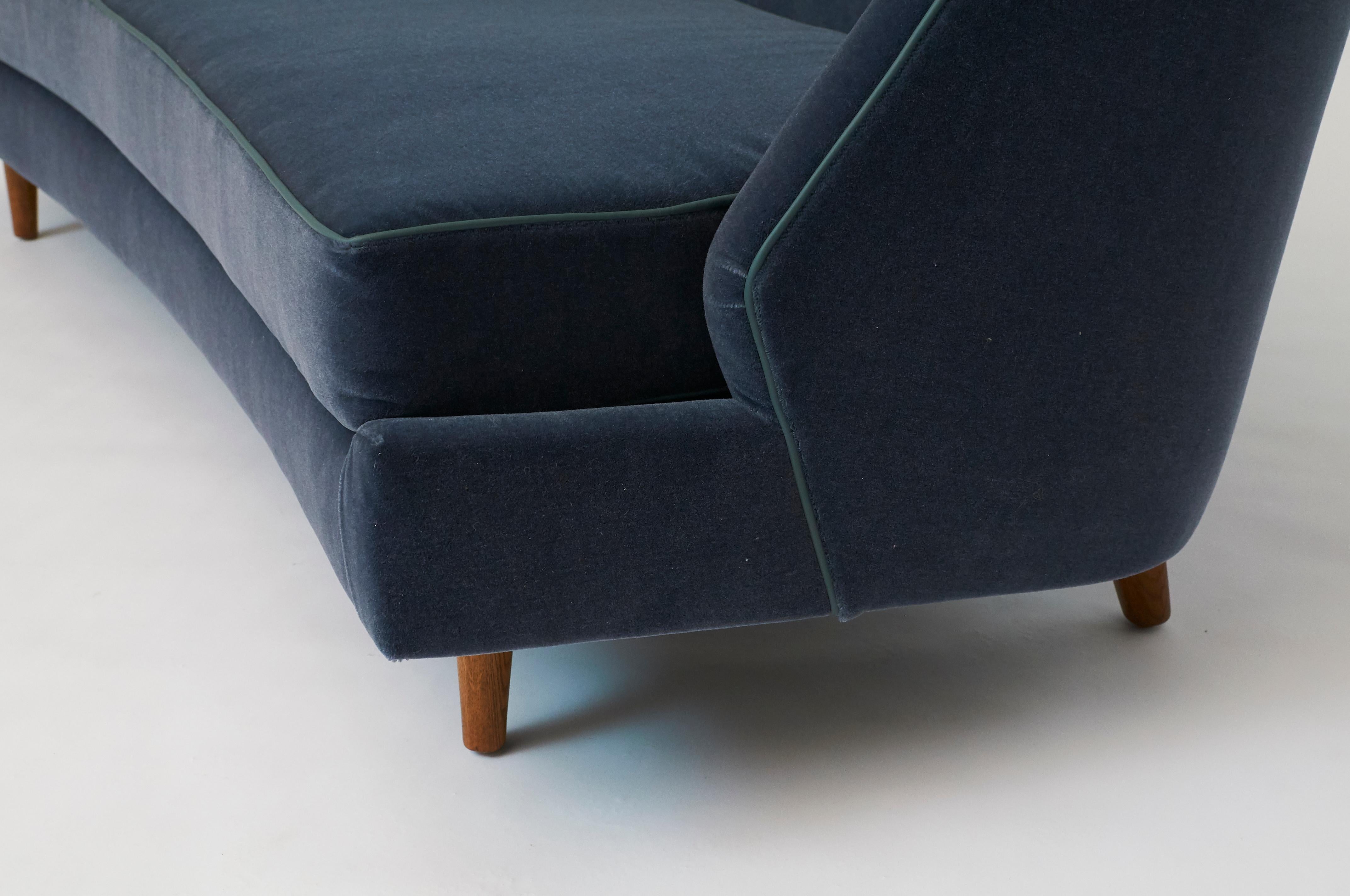 Arne Wahl Iversen Three-Seat Sofa im Zustand „Hervorragend“ in San Francisco, CA