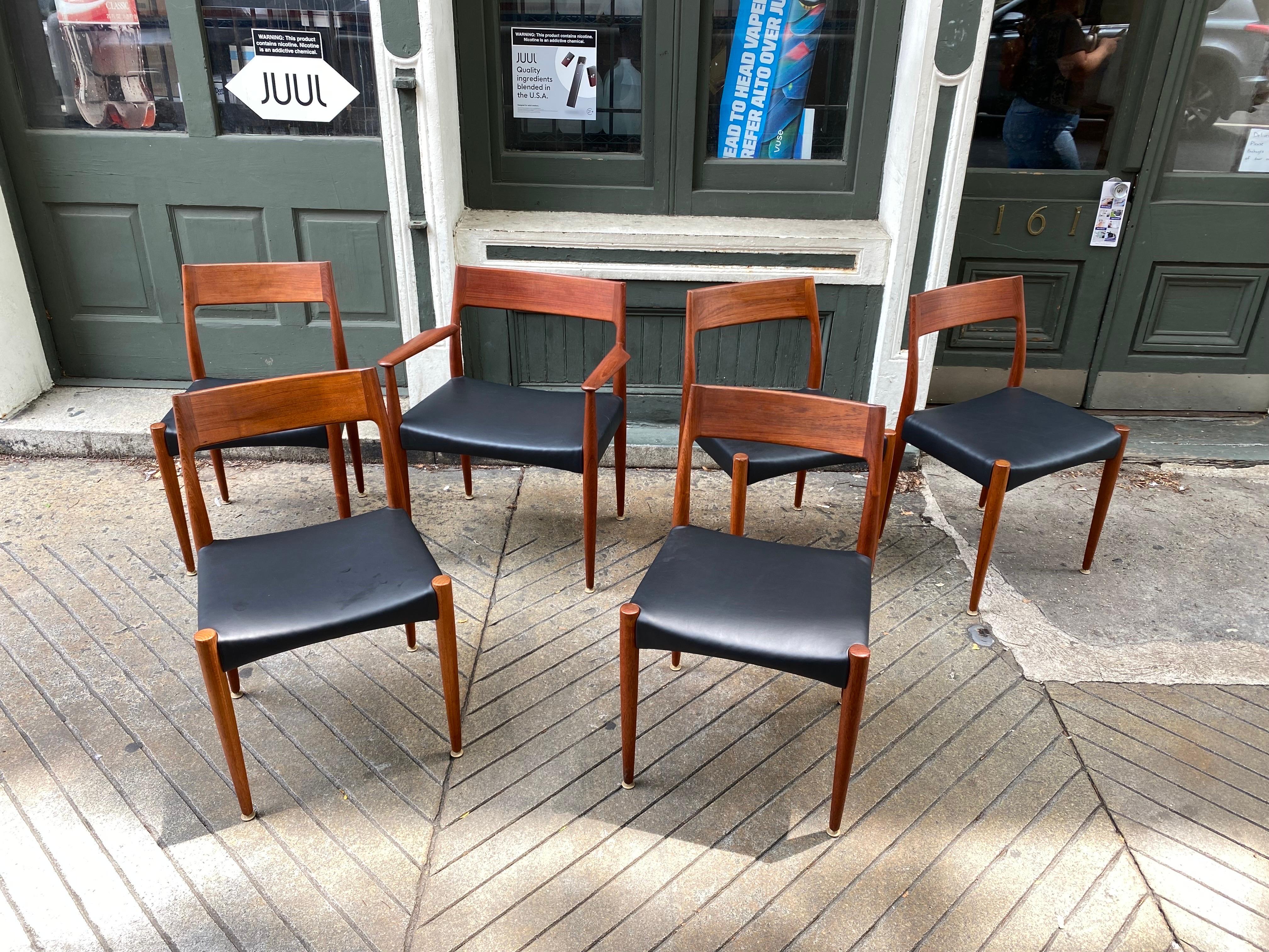 Ensemble de 6 chaises de salle à manger Arne Hovmand-Olsen en vente 7