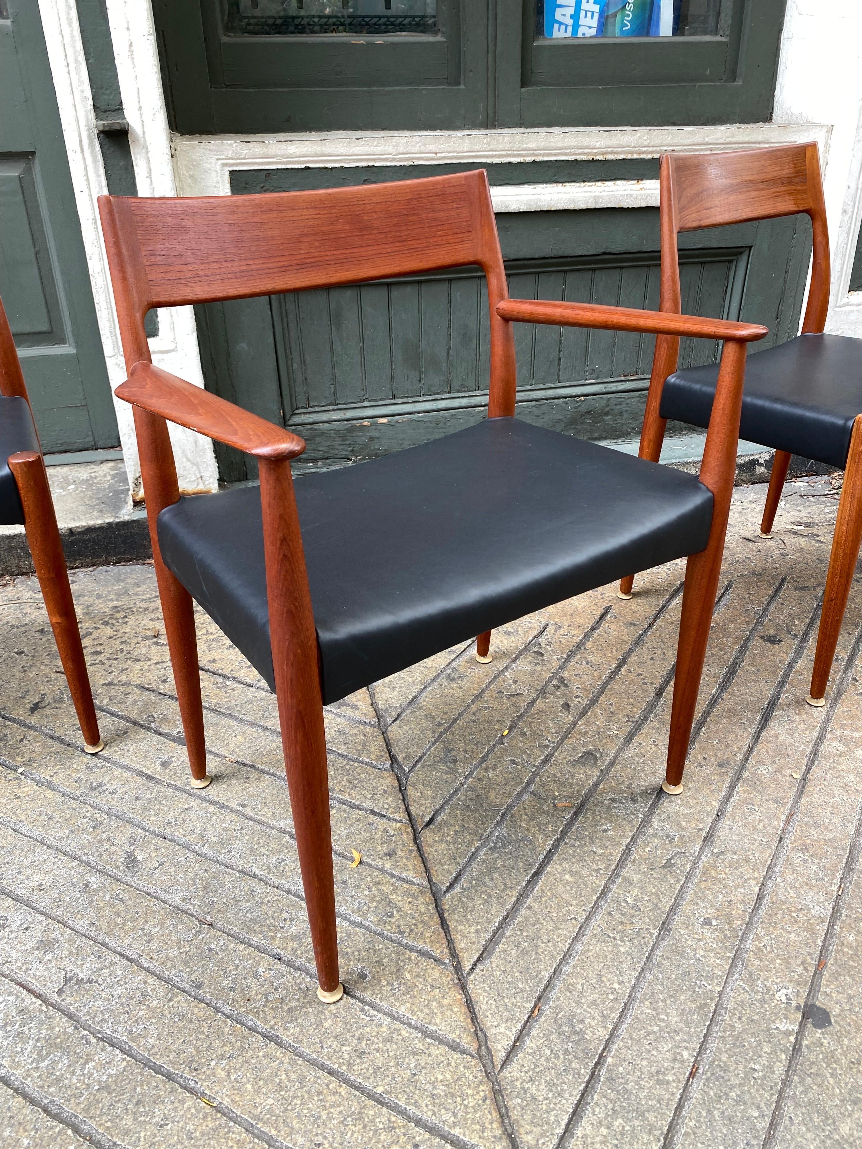 Scandinavian Modern Arne Hovmand-Olsen set of 6 Dining Chairs For Sale