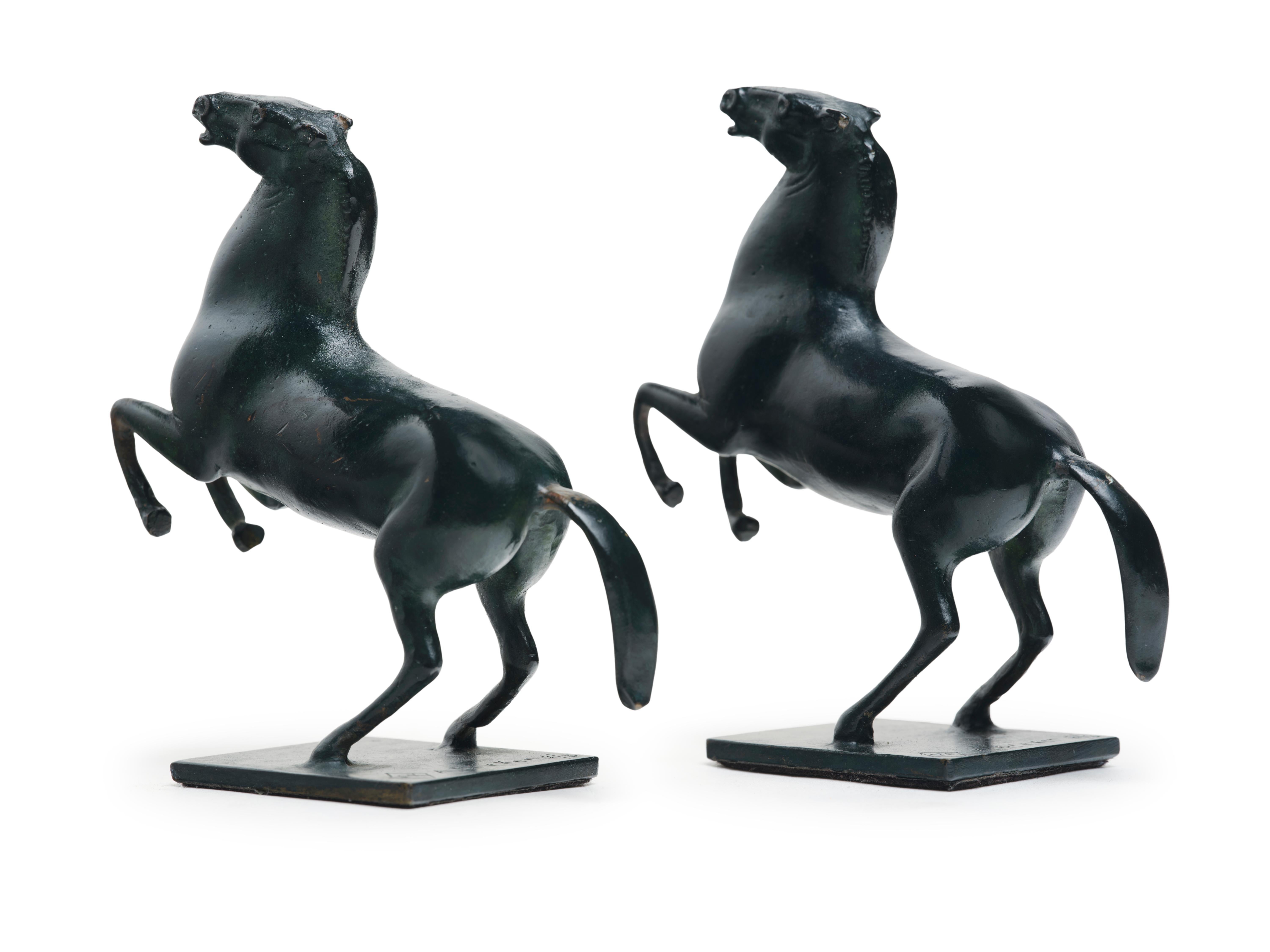 Paar tanzende Pferde, zwei Bronzen, signiert und nummeriert von Arno Breker im Angebot 3