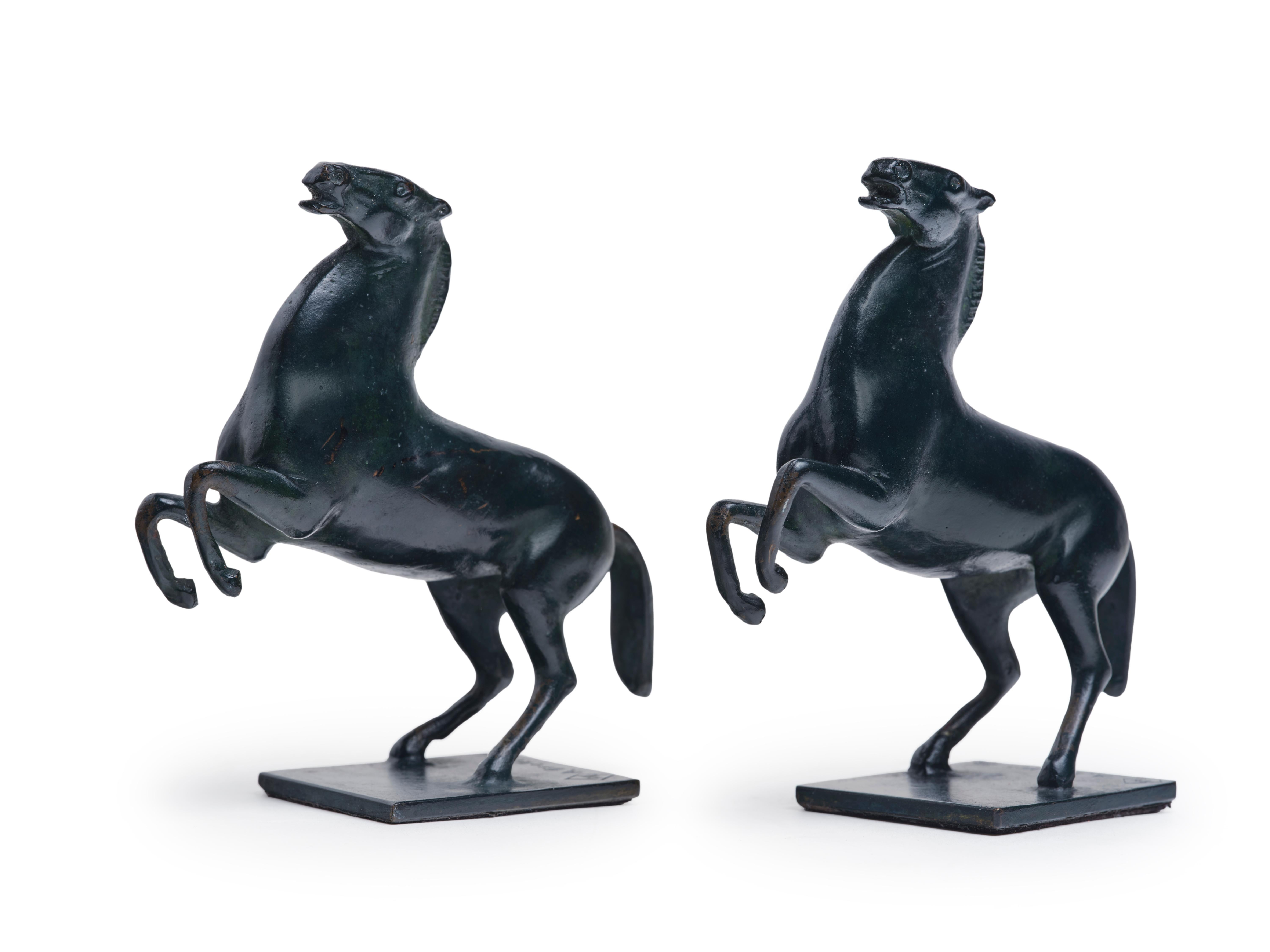 Paar tanzende Pferde, zwei Bronzen, signiert und nummeriert von Arno Breker im Angebot 4