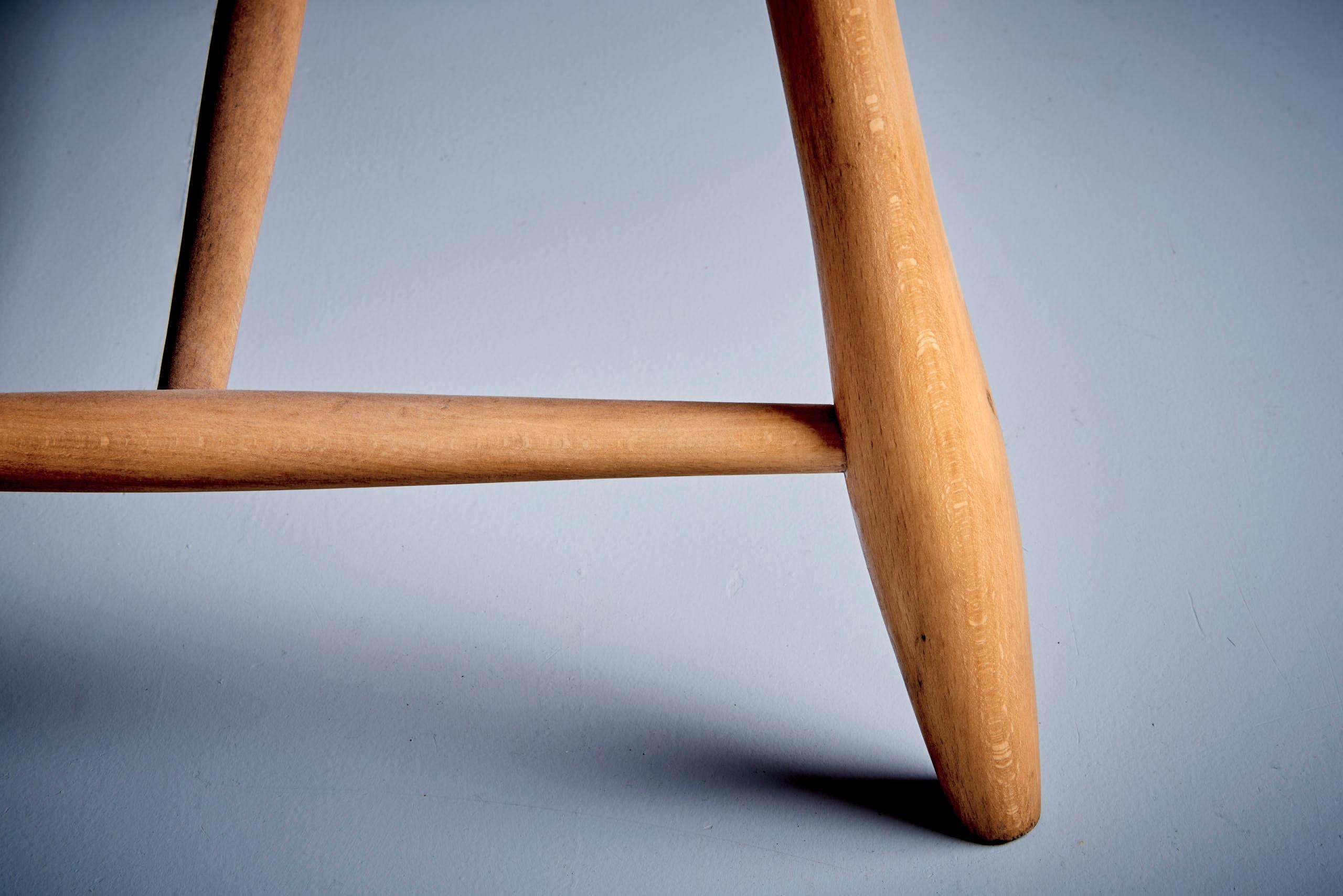 Intagliato Arno Lambrecht Highback Windsor Lounge Chair in vendita