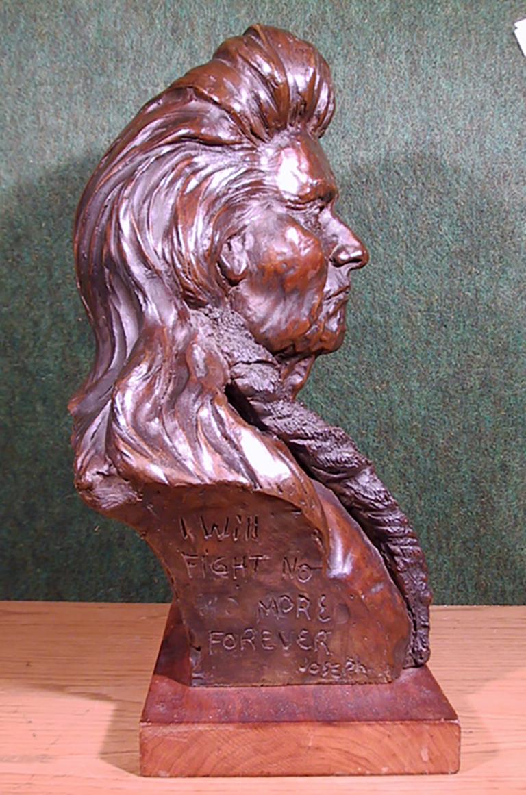 Capo Joseph dei Nez Perce Indians, scultura in bronzo di Arnold Goldstein in vendita 3