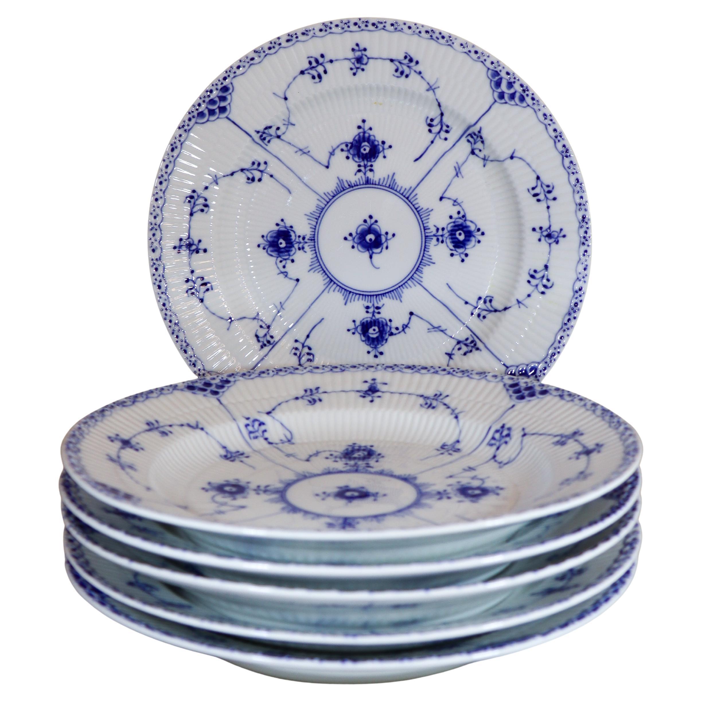 What is the difference between ironstone and china?