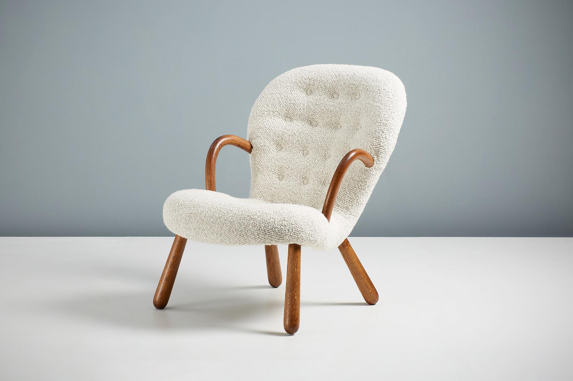 Offizielle Neuauflage des legendären Clam Chair von Arnold Madsen.

Dagmar ist stolz darauf, in Zusammenarbeit mit dem Nachlass von Arnold Madsen den Clam Chair - eines der beliebtesten und begehrtesten skandinavischen Möbeldesigns des 20.