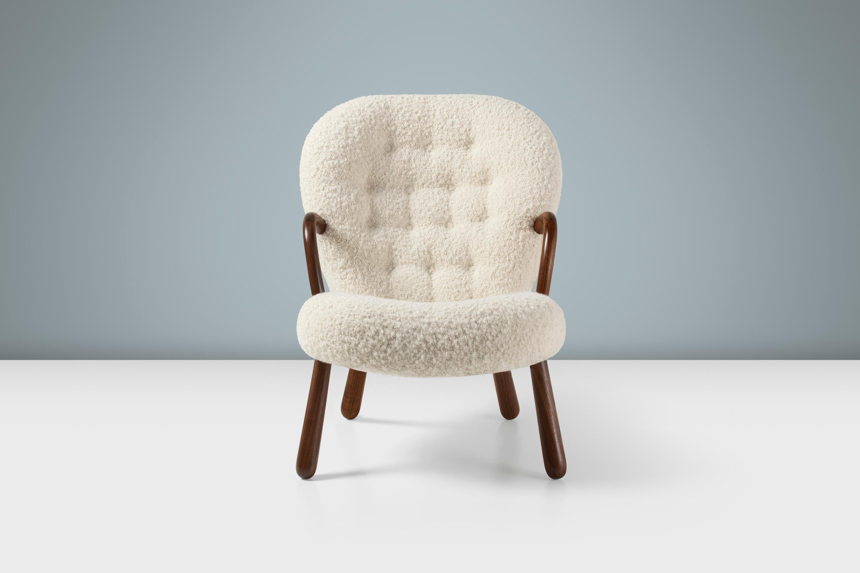 Arnold Madsen Boucle-Lampensessel und Hocker aus Boucle (Schwedisch) im Angebot